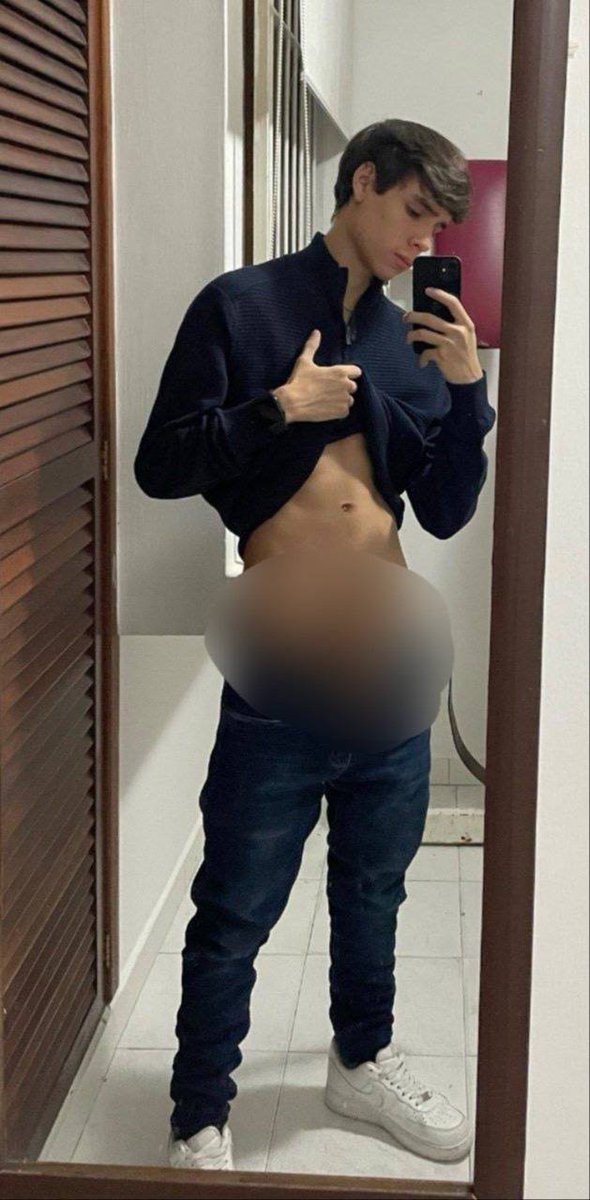 LaTozhx's tweet photo. Versión sin censura en el VIP: https://t.co/5noWakDiky https://t.co/lRhxGXKgQR