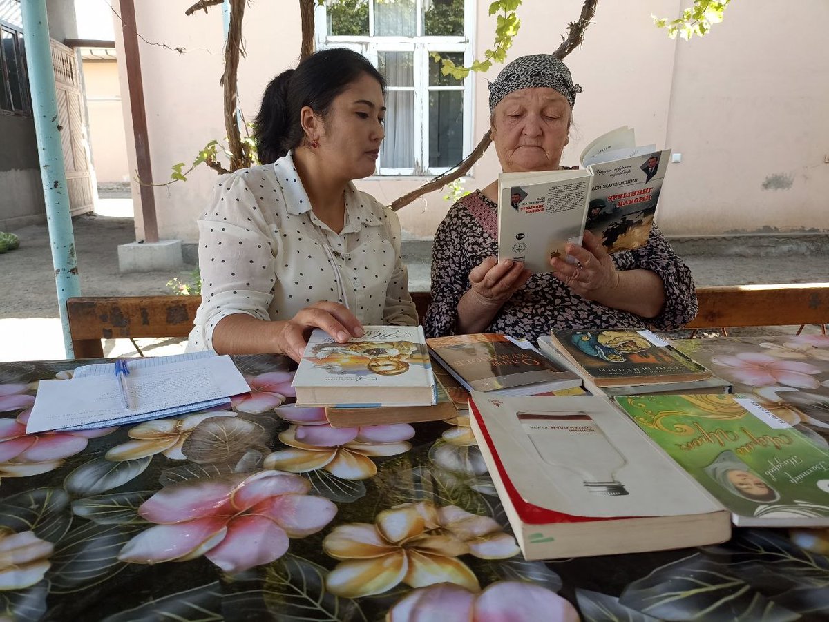 BeshariqTAKM's tweet photo. #buvijonlar_maʼrifati 📚🌿
📖 Beshariq tumani axborot-kutubxona markazi tomonidan “Buvijonlar maʼrifati” loyihasi doirasida Chorbogʻ mahalla fuqarolar yigʻinida istiqomat qiluvchi M. Sobirovaning xonadoniga kutubxona xizmati tashkil etildi. https://t.co/X4NkQLKB2D