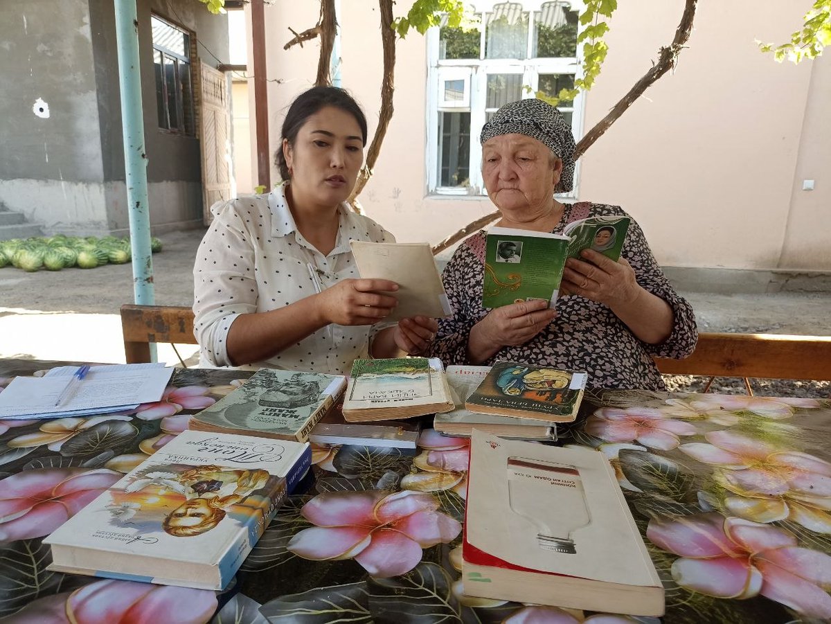 BeshariqTAKM's tweet photo. #buvijonlar_maʼrifati 📚🌿
📖 Beshariq tumani axborot-kutubxona markazi tomonidan “Buvijonlar maʼrifati” loyihasi doirasida Chorbogʻ mahalla fuqarolar yigʻinida istiqomat qiluvchi M. Sobirovaning xonadoniga kutubxona xizmati tashkil etildi. https://t.co/X4NkQLKB2D