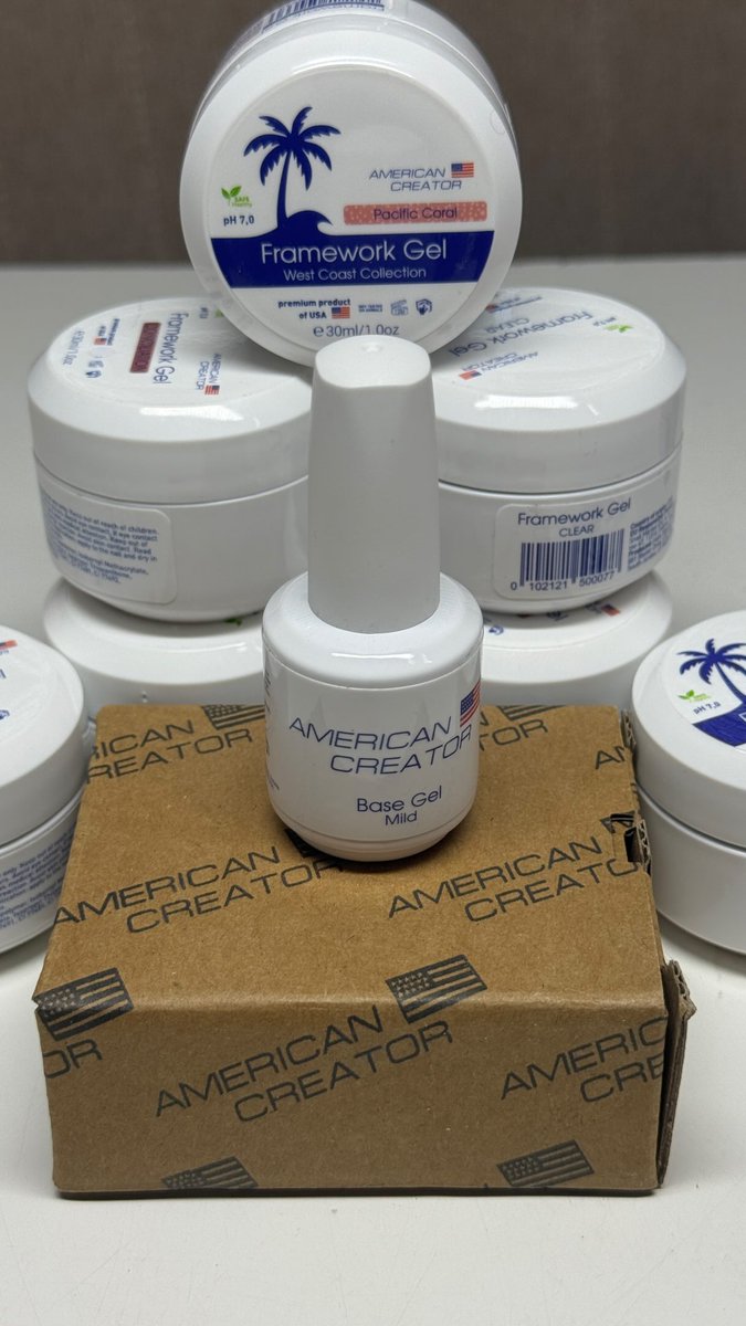 BandaJohnnyRock's tweet photo. Unboxing American Creator and putting it to work right away. Fresh delivery, a much-needed gel refill, and Hollywood Pearl: soft, glossy, expensive. This shade is about to become a staple in my kit. Would you wear it? https://t.co/o5s4FGr3CE