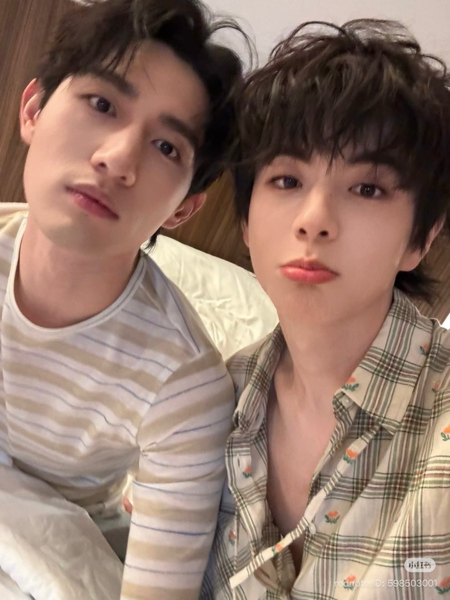 liamwachirawit's tweet photo. HOW TO CALM DOWN?!?! 😭😭😭

#Aylio #AydenSng #LyuSitong https://t.co/UcF4RM4tyR