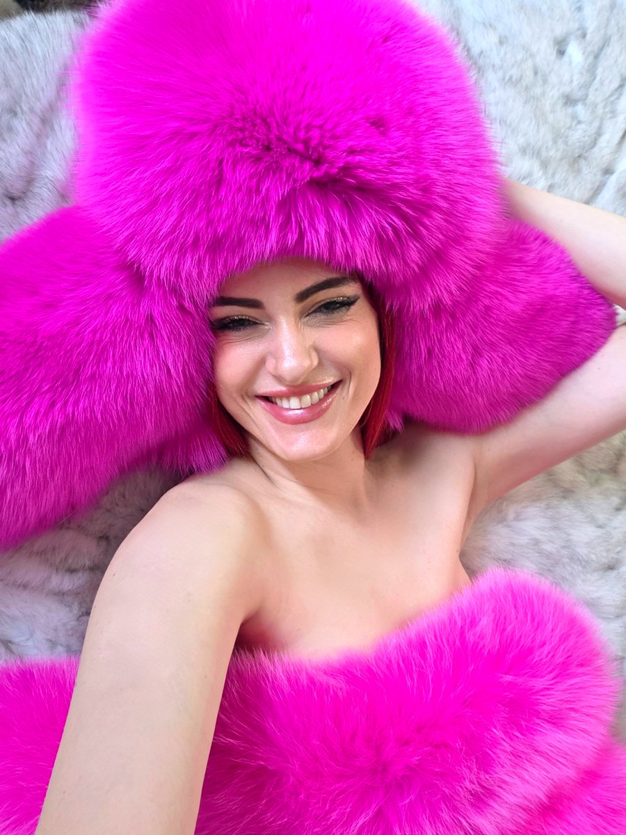 foxyflirt_bp's tweet photo. 👉 I show more on my onlyfans: https://t.co/MNHXDBa9lc

#realfur #furfetish #furlover #luxurywoman #onlyfansmodel #fetishcontent #womeninfur #sensual #furqueen #domina #redhair #redhead #femdom #fur #furry #furcoat #slavic #slavicgirl #cage https://t.co/xC03ZAp9do