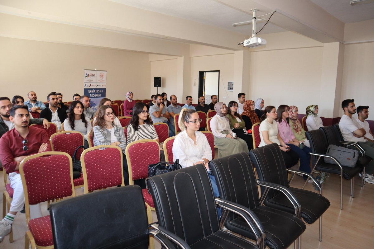 Serka_TRAII's tweet photo. Hamur’da Öğretmenlere Medya Okuryazarlığı ve Yapay Zekâ Eğitimi

SERKA’nın desteklediği proje kapsamında Hamur’da görev yapan öğretmenlere “Medya Okuryazarlığı ve Yapay Zekâ Uygulamaları” eğitimi verildi.

🔗https://t.co/Ekj8JorZ6l

@TCSanayi @KalkinmaAjansGM https://t.co/euASmlOlOx