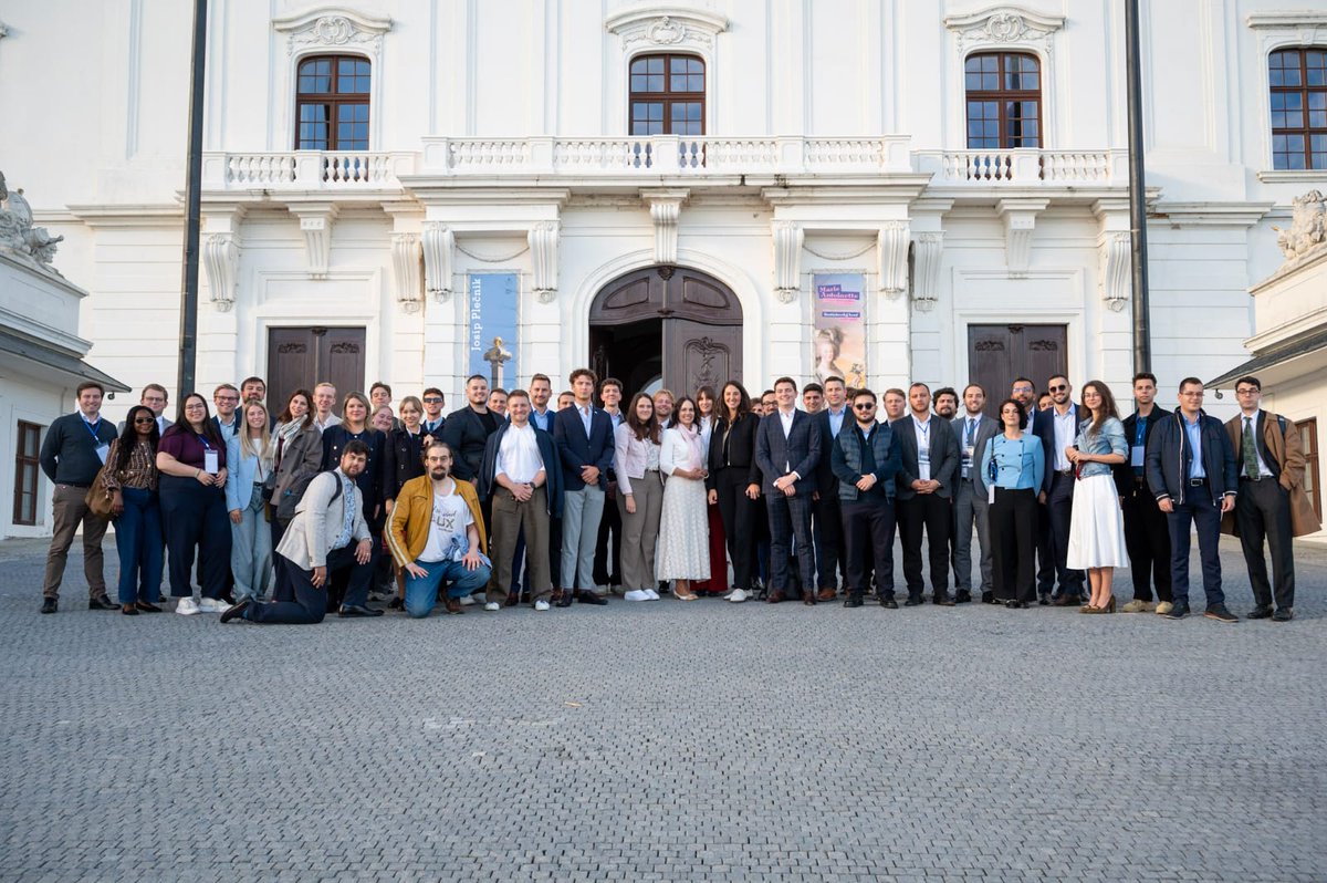 Kataeb_Eng's tweet photo. Kataeb Youth Take Part in YEPP Council Meeting in Slovakia
https://t.co/Fsf9oehG4W
@KataebStudents https://t.co/Gi01AfWuIg