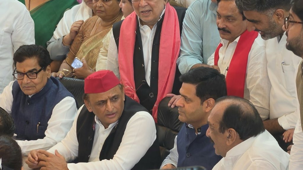 MediaHarshVT's tweet photo. आज का शब्द है “सरेंडर” https://t.co/23IlgY5QkF