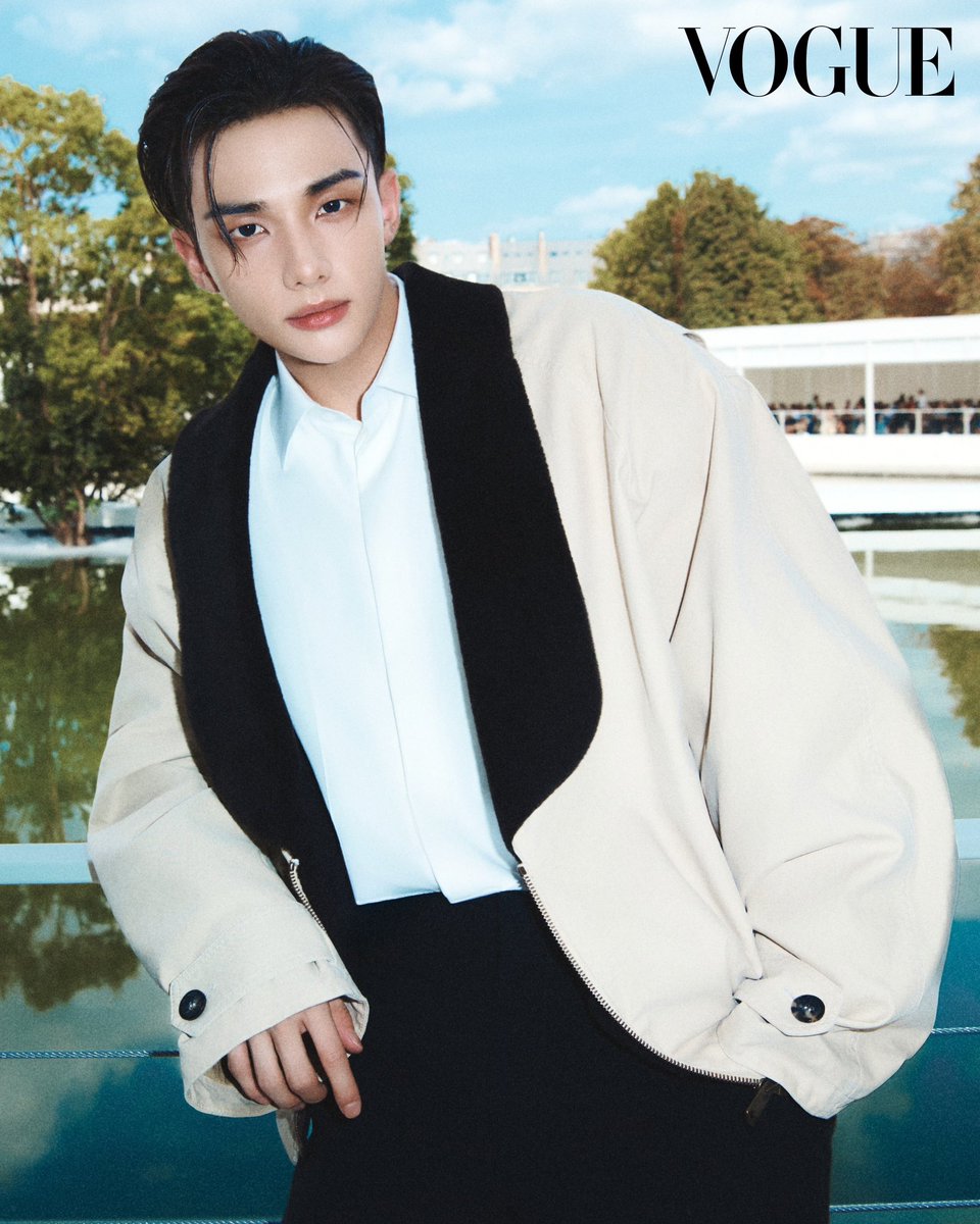 kbgmedia's tweet photo. #Hyunjin from #StrayKids for VOGUE Korea https://t.co/rhs80my5FX