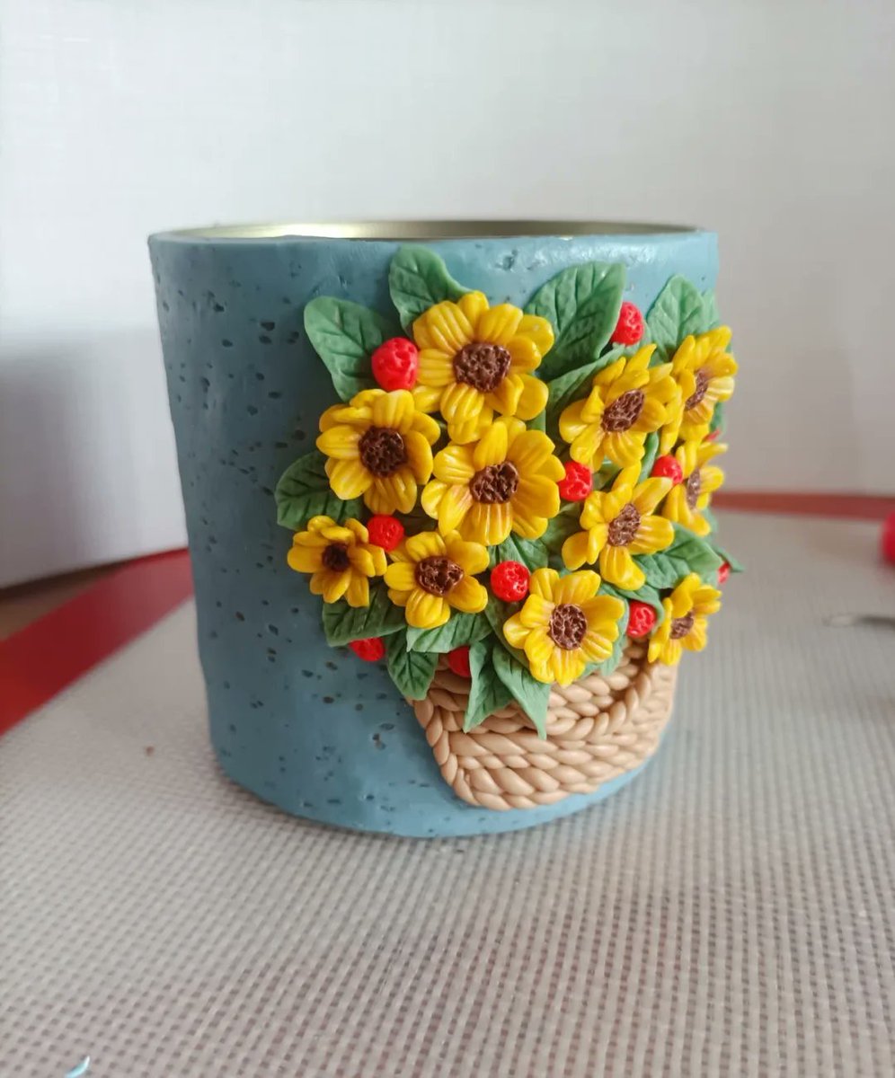hoangmio667338's tweet photo. Just turned an old mason jar into a cute desk pen holder with colored twine and hot glue—thrifty DIY wins https://t.co/dN8rhwbTCn