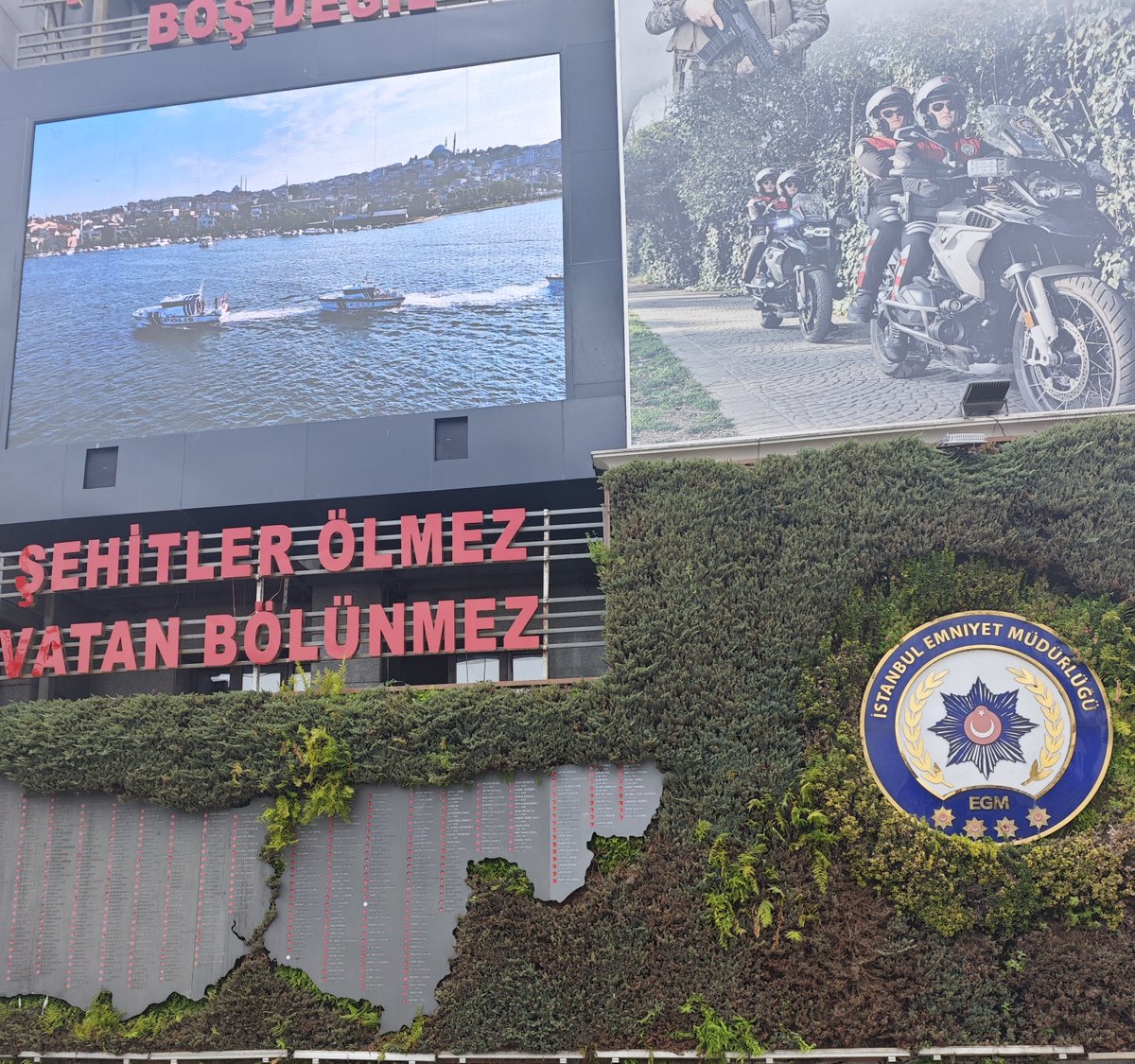 Darknessbbrh's tweet photo. Madalyamı🏅 almaya geldim...!  Anayasal hak düşünce özgürlüğünü paylaşmak ifade etmek suç oldu başganımız sayesinde hamıdolsun. https://t.co/EruFSEJeGq