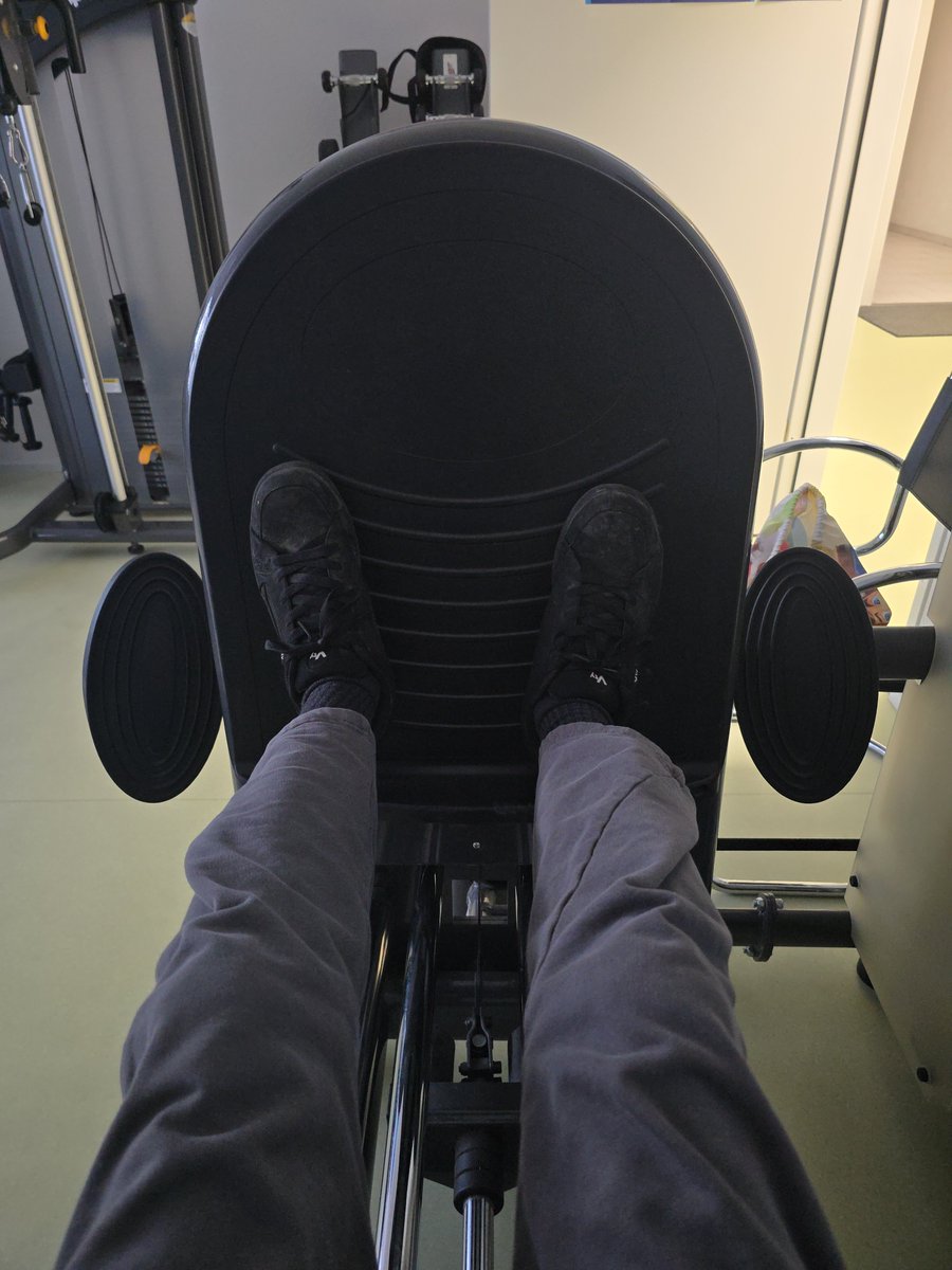 ClaudeRitschard's tweet photo. @boelleli_75 Guete morge ma cheriè 💕💕😘😘💕💕
Geniesse deinen https://t.co/T3ZNjSgneu. ☕️
Ich bin schon im physiotaining 😃 https://t.co/hW4Nu3AlJG