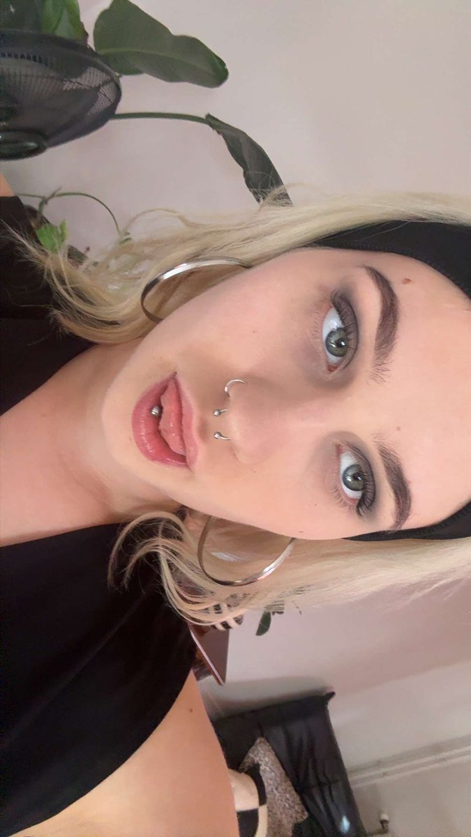 MissBlackmail's tweet photo. Imagine being unfairly exploited and blackmailed by somoene like me.

Its gonna be so hot, ur gonna end up losing every single thing u own

Turning you straight into a peasant. https://t.co/ve76ajjMUR