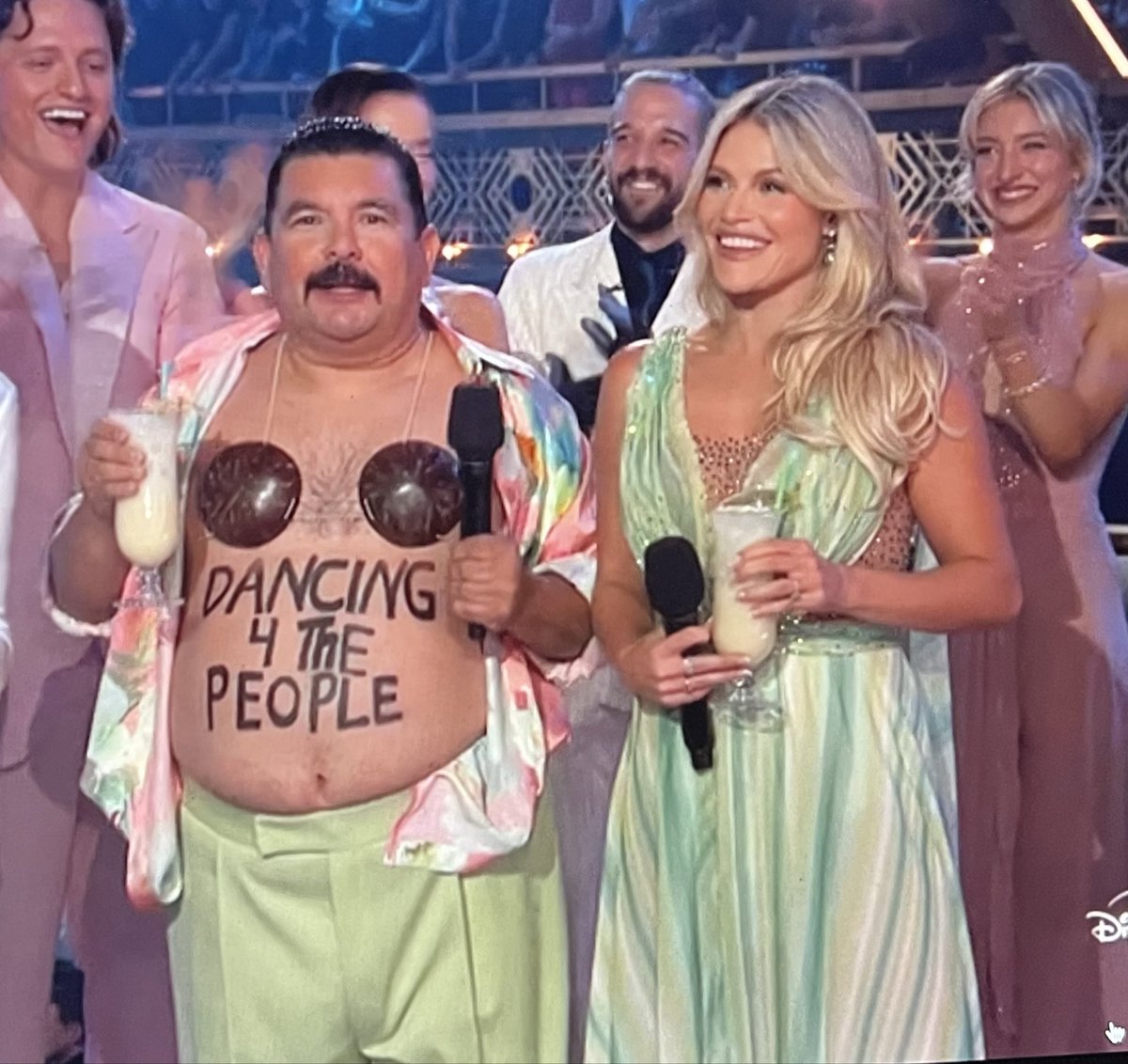 ajbunnyluv's tweet photo. My big ball of Guillermo sunshine lives to dance another week🙌🏻💃🏼🙌🏻 #DWTS #PeoplesPrincess https://t.co/sTGmUntSxK