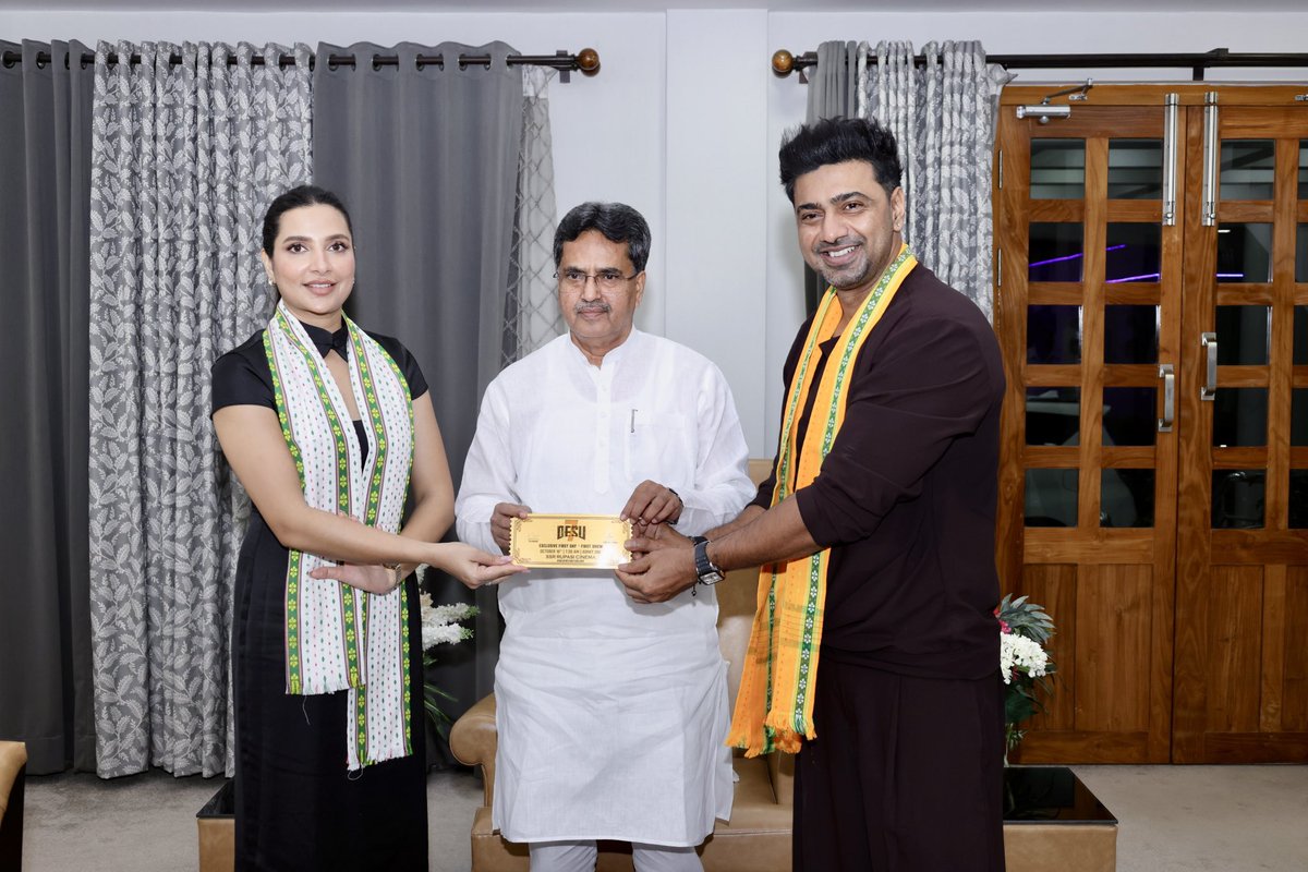 devpl_official's tweet photo. Team #DeSu7 had the honour of meeting the Hon’ble Chief Minister of Tripura, presenting him with the special DeSu7 Golden Ticket, followed by a wonderful dinner reception at his residence.

Grateful for the gracious welcome &amp; a truly memorable evening!

#DeSuTour #Tripura https://t.co/wVCp8BHhTr