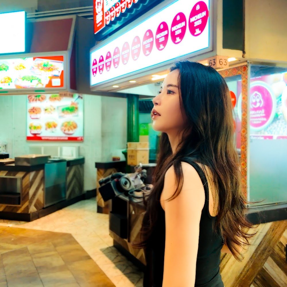 solarteam221's tweet photo. 📷📝 SOLARSIDO POSTS

Hello, Yongwangnims~
This is PD Yesol☺️

Did you know that right in the heart of Singapore, there’s a street that comes alive with satay stalls every night~?

Solar went on a hunt for food to enjoy alongside those satay skewers

#SOLAR #솔라 https://t.co/Tg01mzSiyJ