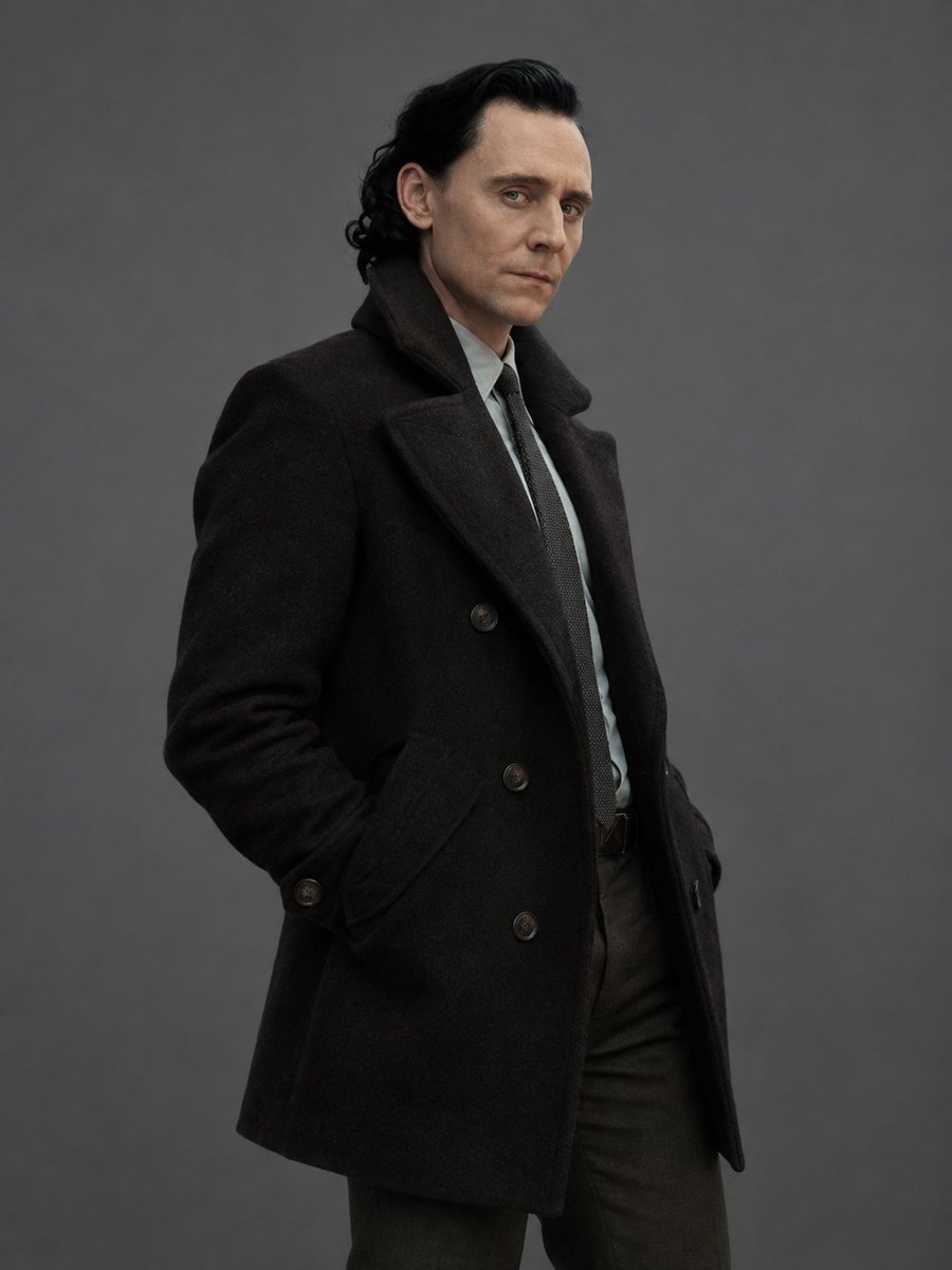 RmanAndre2's tweet photo. New leaked promo from the photoshoot for Avengers: Doomsday!

Tom Hiddleston as Loki. These photos will be used on all the posters that will start being released on November 1.

#avengersdoomsday https://t.co/xvcN83Ay0M