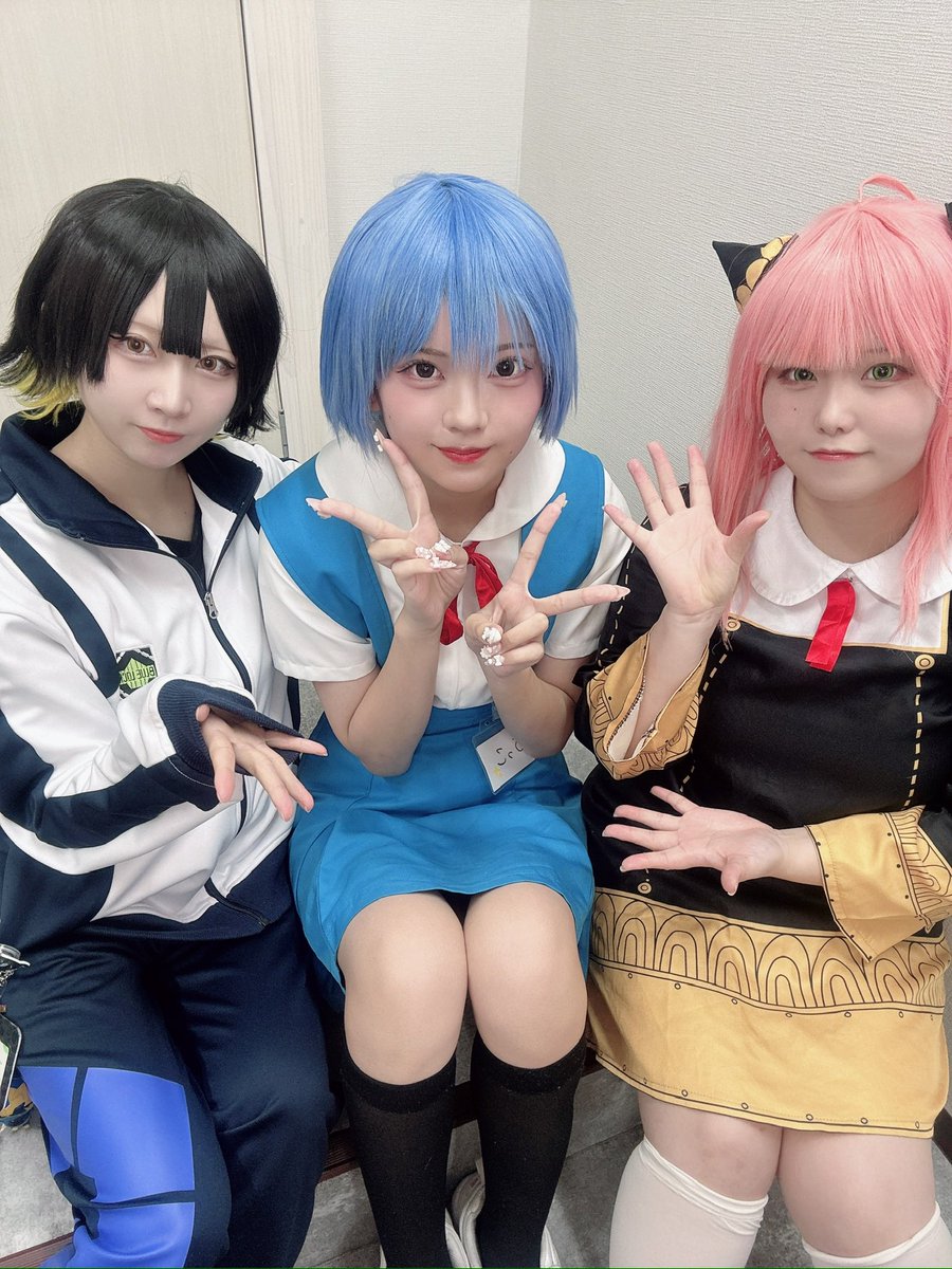 linkle_koufu's tweet photo. ちゃろ〜🔆

くる＆ひより＆らっこでおぷん！
後から あめ 合流します！！

今日は新人の『 らっこ 』ちゃん居ます！！
ちいかわと鬼滅とチェンソーマンとかジャンプ系が好きらしいので、是非会いに来てね⟡.·

チェキガチャも本日までとなってます！
忘れない様に回しに来てね✨

25時まで！ https://t.co/4zyROHL0fd