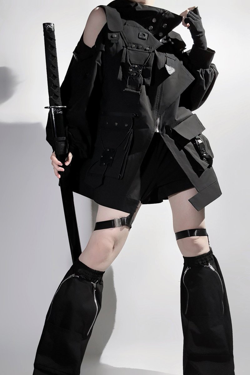 Belchic7's tweet photo. ⚡🖤戦闘服みたいなサイバー地雷コーデ🖤⚡ https://t.co/zoMtZhpuz5