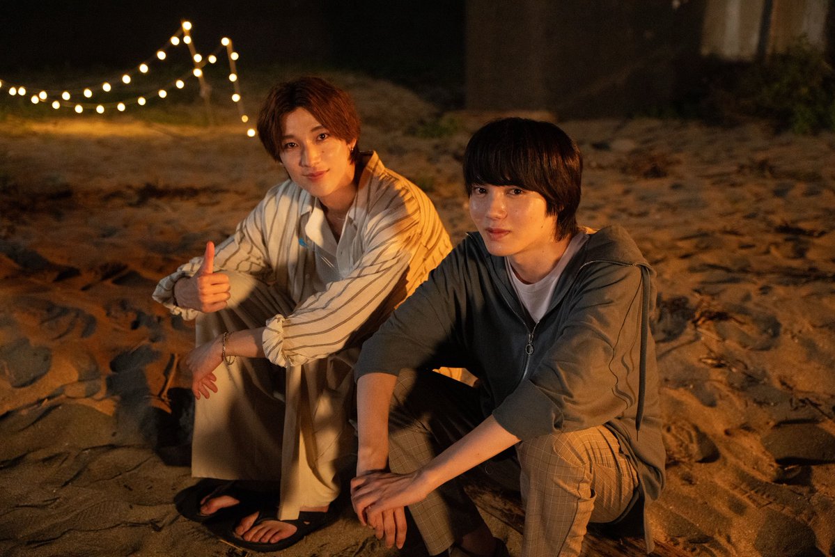 dramaDiVEP_ytv's tweet photo. ☆☆陽キャ集団にいる芹沢は、
　　　俺の前だと様子がおかしい☆☆

⋱ 🏖️撮影合間のオフショット🛟 ⋰

🏫#陽キャ集団 と楽しい夏の思い出🎬
TVerにて第𝟖話見逃し配信中！🩵
https://t.co/jE6qHWXXpm

#小泉光咲(#原因は自分にある。)#四坂亮翔
#木村魁希 #田中笑太郎(#DXTEEN) #葉山侑樹

読売テレビ ドラマDiVE枠
毎週月曜 深夜1時29分～

#PopularSerizawaActsWeirdAroundMe