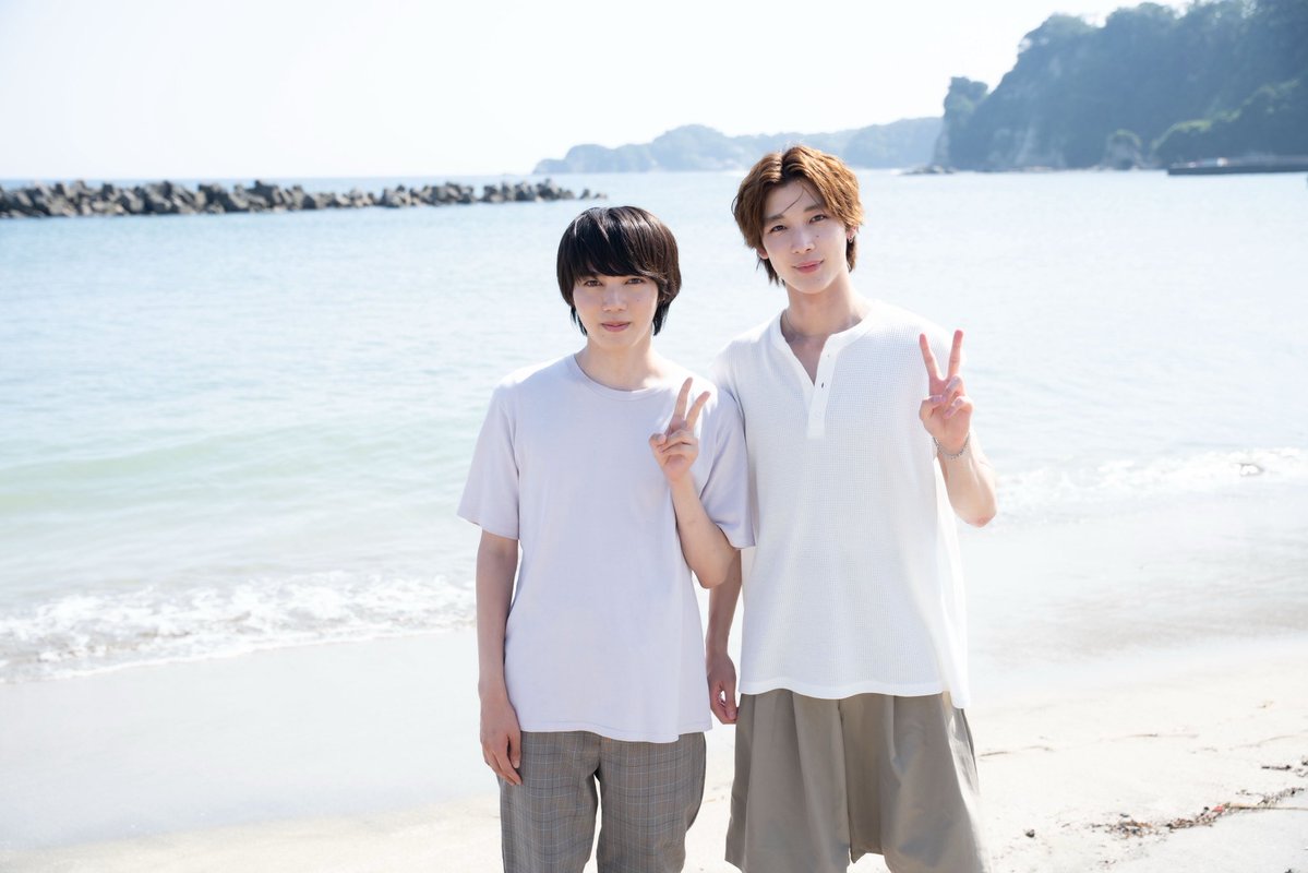 dramaDiVEP_ytv's tweet photo. ☆☆陽キャ集団にいる芹沢は、
　　　俺の前だと様子がおかしい☆☆

⋱ 🏖️撮影合間のオフショット🛟 ⋰

🏫#陽キャ集団 と楽しい夏の思い出🎬
TVerにて第𝟖話見逃し配信中！🩵
https://t.co/jE6qHWXXpm

#小泉光咲(#原因は自分にある。)#四坂亮翔
#木村魁希 #田中笑太郎(#DXTEEN) #葉山侑樹

読売テレビ ドラマDiVE枠
毎週月曜 深夜1時29分～

#PopularSerizawaActsWeirdAroundMe