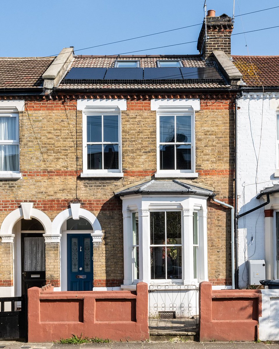 BuildItMagazine's tweet photo. What does retrofitting a heat pump involve, how much does it cost, and when does it make sense? Build It’s sustainability and heating experts, Nigel Griffiths and David Hilton, break down what you need to know: https://t.co/PamCNRlGtK https://t.co/FSMdrmh0cV