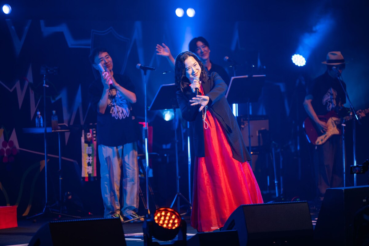 natalie_mu's tweet photo. 藤井隆のレーベルSLENDERIE RECORD
ファミリーコンサートツアー完遂！
和久井映見、早見優、後藤輝基＆YOKOお姉さんが渋公で熱唱
🎶レポート＆写真60枚はこちら
https://t.co/ZarnPjNDsR

#藤井隆 https://t.co/KikZ63D6KF
