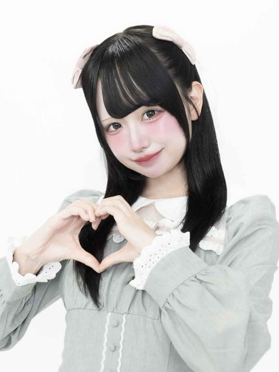 nene_PMH's tweet photo. ±♡(プラマイハート)のメンバーとなりました、黄色担当の儚慕ねね(はかなぼねね)です🌟
はじめてのあいどる活動(><)♡とってもどきどきですが、魂を削る覚悟でアイドルという職業とその概念に向き合い、常に高みを目指して参ります。
精一杯頑張りますので、応援のほどよろしくお願いいたします！ https://t.co/GEXYZNtJRw