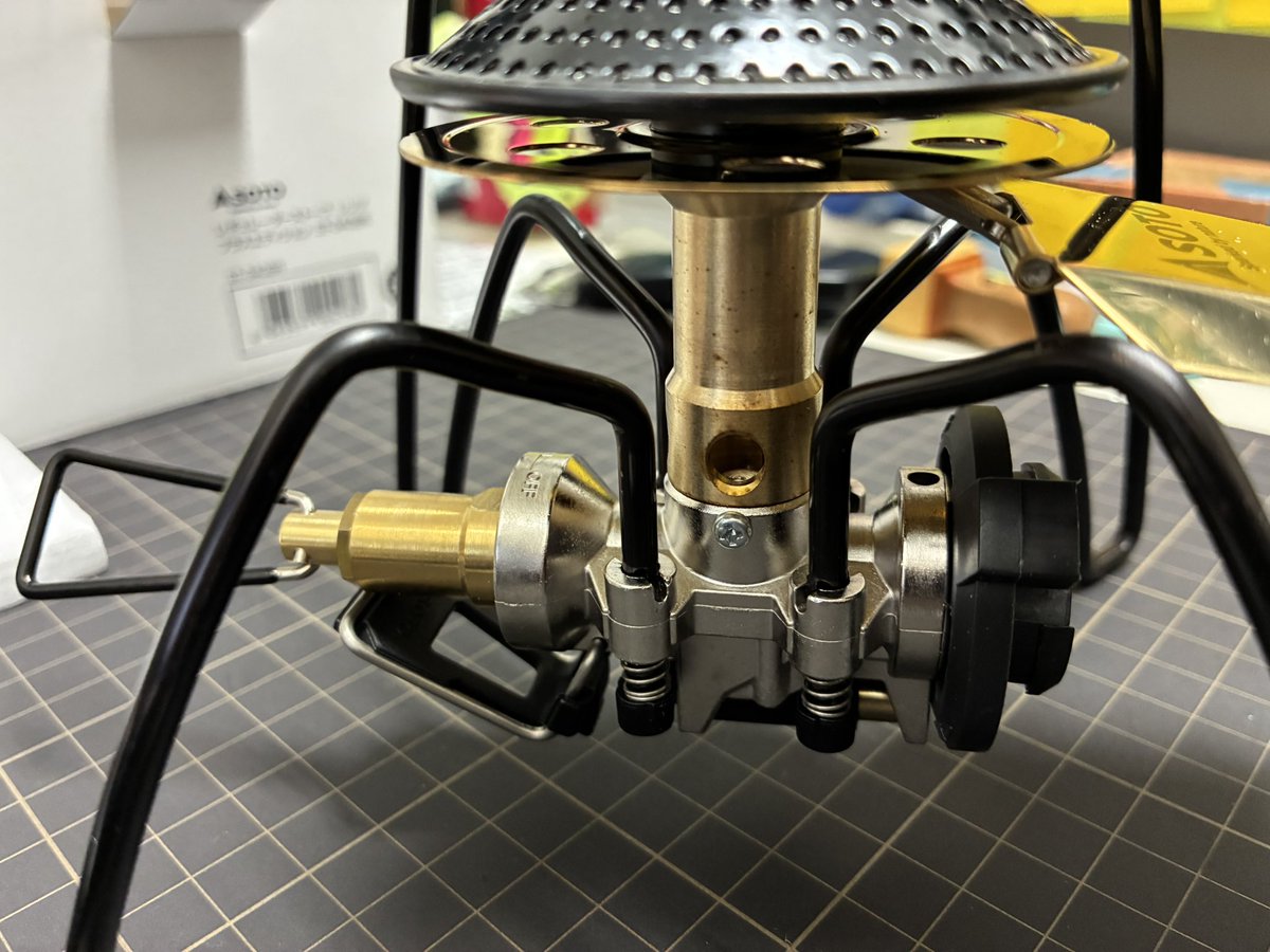 hinodeya5's tweet photo. 真鍮製レギュレーターストーブ
激シブ
#SOTO
#新富士バーナー https://t.co/YcGspqvJa9