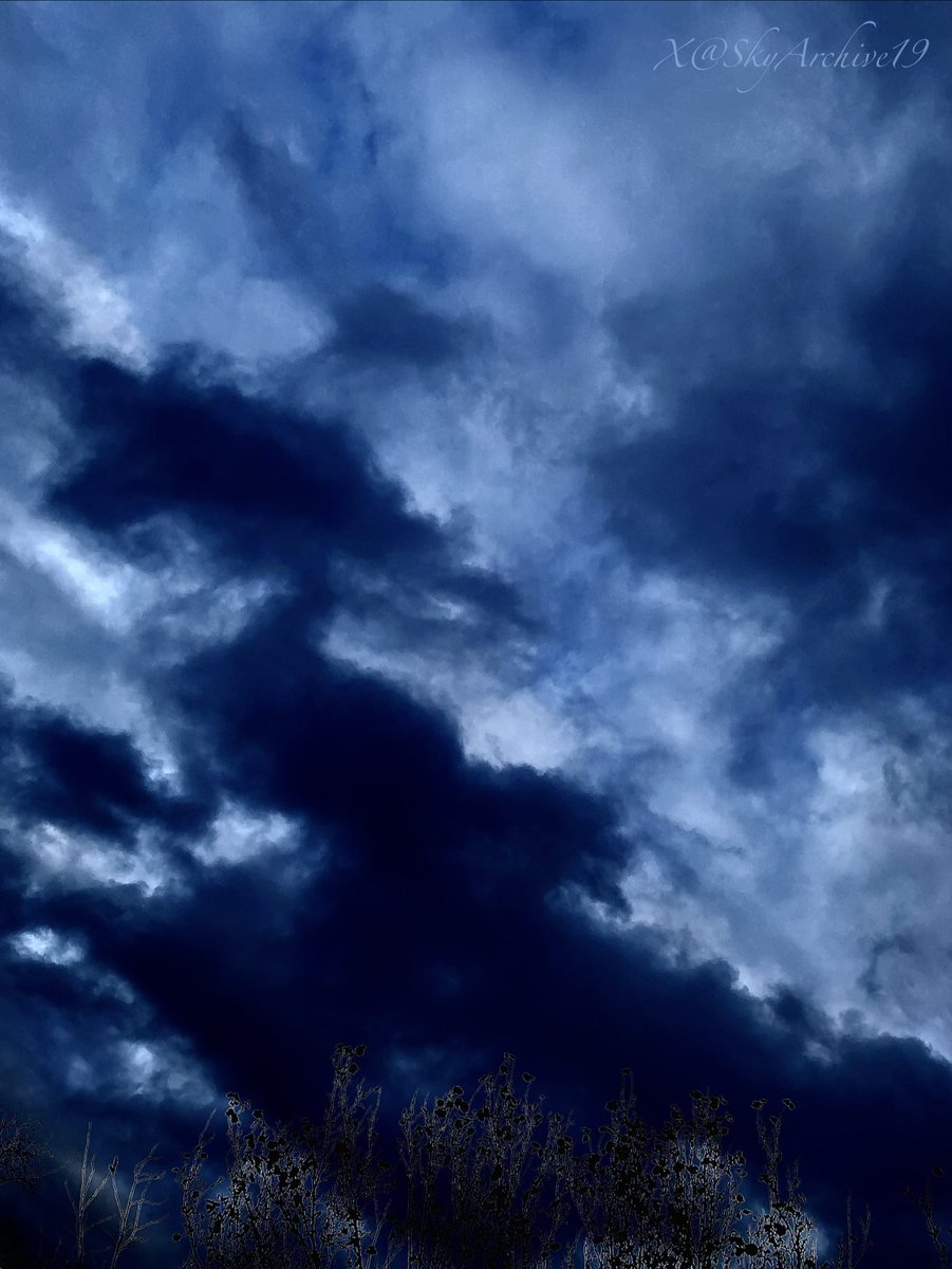 SkyArchive19's tweet photo. Cloudy 

📸
before / after ✏️ https://t.co/w3DA5vf0Pv