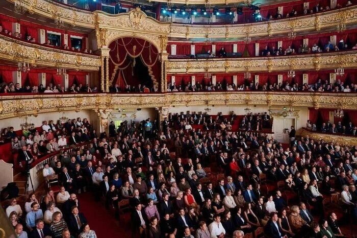 NaqsheJahaan's tweet photo. اصفهان در هفته فرهنگی ایران در روسیه می‌درخشد
  
ظرفیت‌های گردشگری، فرهنگی و صنایع‌دستی #اصفهان با مشارکت مدیریت گردشگری شهرداری این شهر و همکاری شهرهای یزد و شیراز در هفته فرهنگی ایران در روسیه معرفی می‌شود. https://t.co/Gpk7fGRDQN