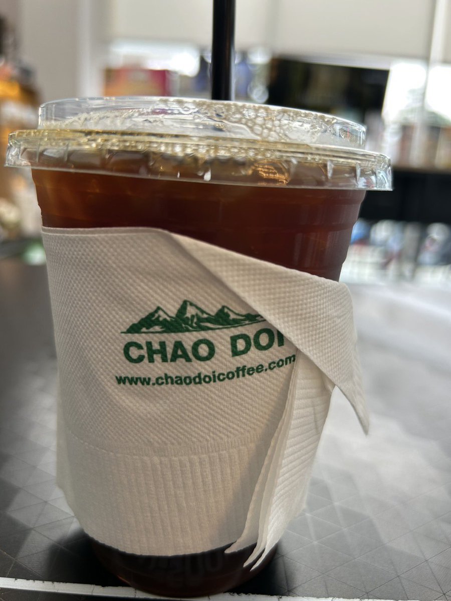 BoomPanK1's tweet photo. นั่งคนเดียวเหงาๆ กับ Americano ด้วยเม็ดกาแฟาจาก Ethiopia ให้รสชาตหอมละมุน #CHAODOI สาขา #จตุโชติ ใครอยากมานั่งคุย ทักมานะ เราเลี้ยง #หาคนคุย https://t.co/syg2TGN4b8