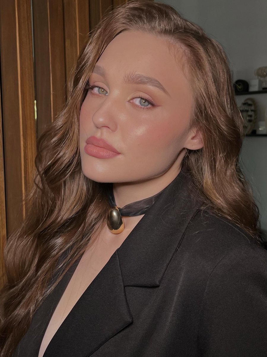 captururpassion's tweet photo. Photo by model Sofia in Kemerovo on June 9, 2026. A close-up featuring hair, eyeliner, makeup, lipstick, and a choker. https://t.co/zAjt7DH5ho