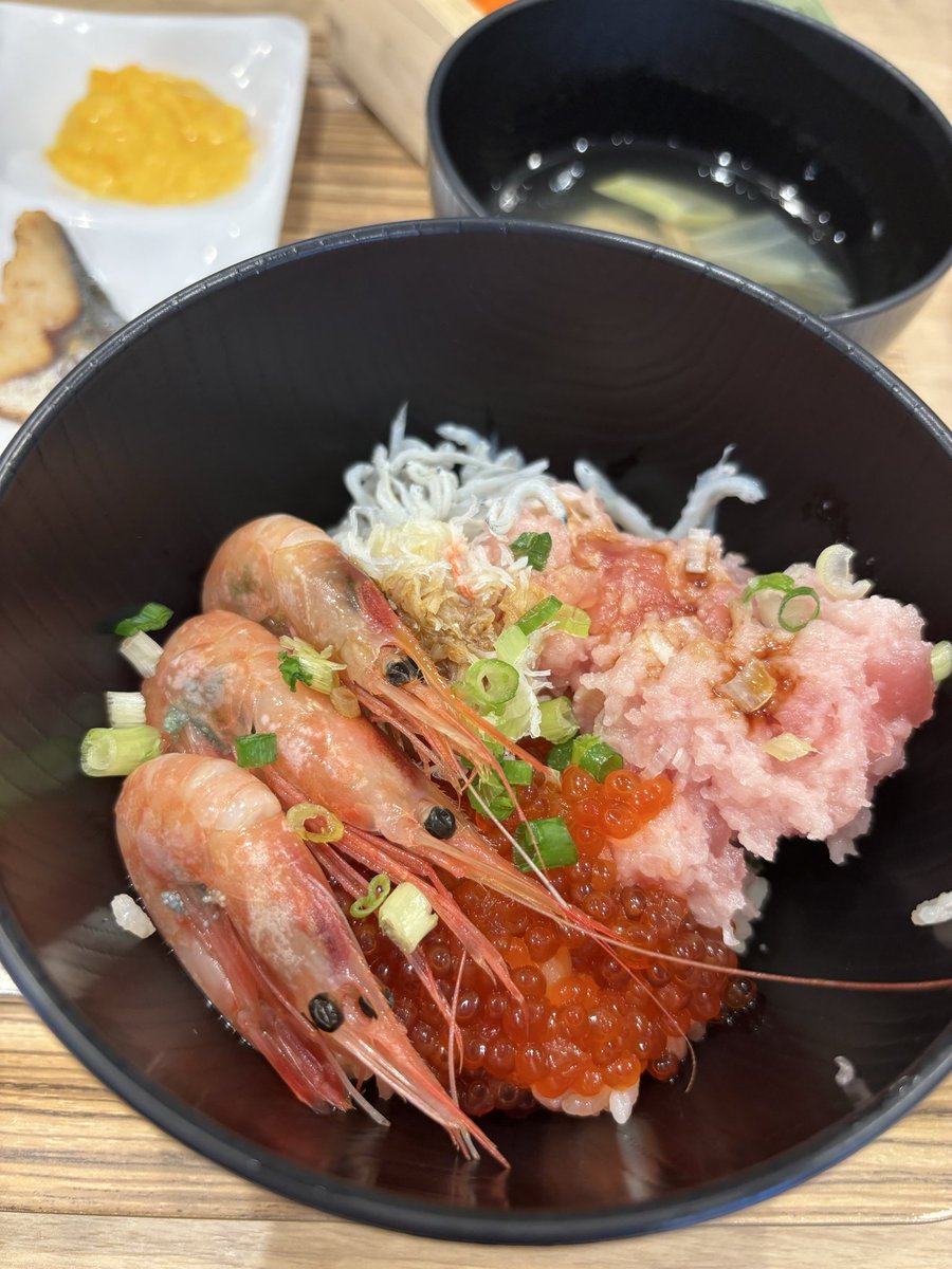 urawa___a03's tweet photo. 初富山！！大満喫✨🍣 https://t.co/ssmzjtVTxO