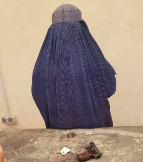 MilatNews2's tweet photo. بازداشت یک زن به اتهام قتل شوهرش در جوزجان

قاری عبدالستار حلیمی سخنگوی فرماندهی امنیه جوزجان می‌گوید نیروهای کشفی و امنیتی ولسوالی خانقاه این ولایت یک زن را به اتهام قتل شوهرش از روستای شاه‌میرزا در این ولسوالی بازداشت کرده‌اند.۱/۱ https://t.co/XlHj9m9F94