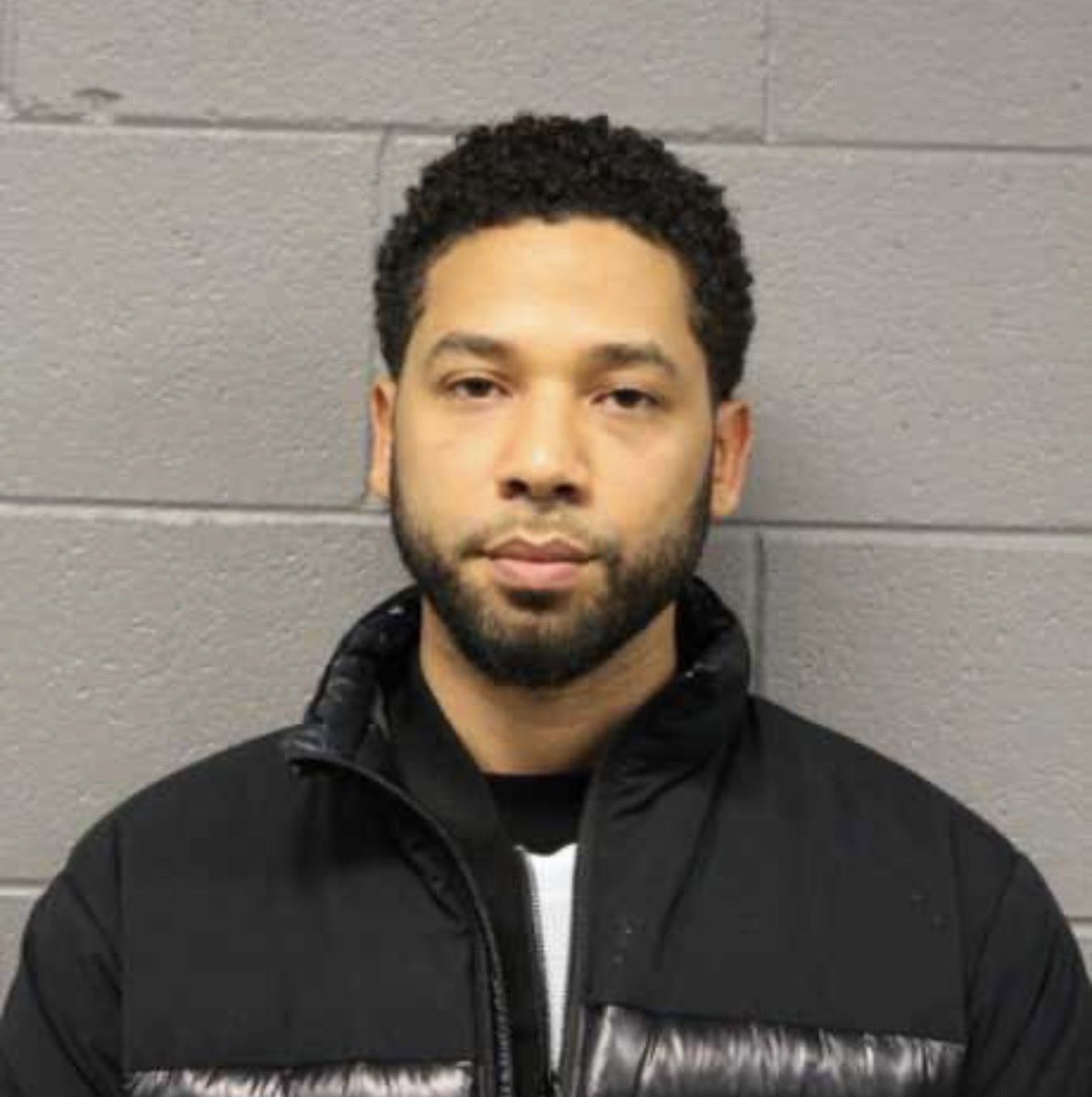 Rev49199903Rev's tweet photo. @_HeHateMee_ Smells like Smollett to me https://t.co/2SlFOe8ngn