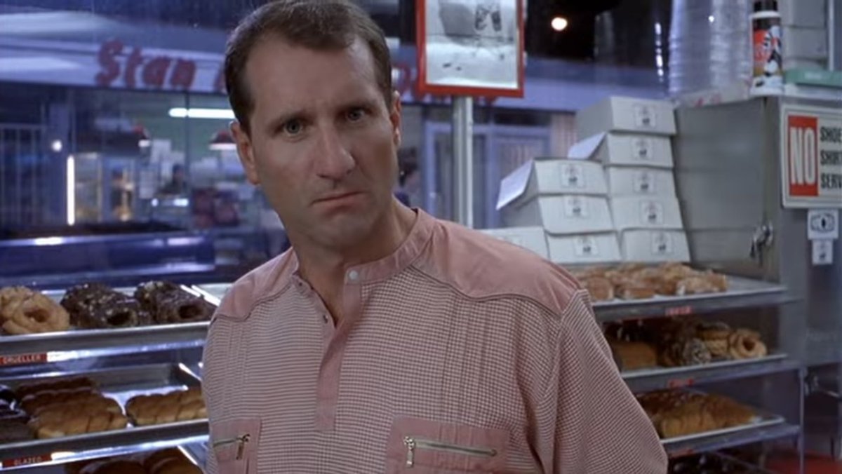 cowriot's tweet photo. #Glen #WaynesWorld #StanMikitasDonuts https://t.co/Nia9ok1ZEC