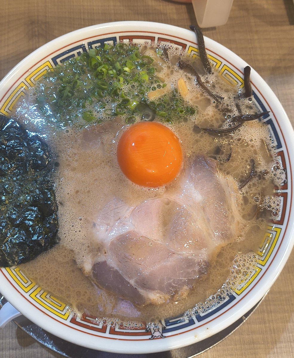 iamtakerd's tweet photo. 時代は月見ラーメン..... https://t.co/JWLG3TTdzH