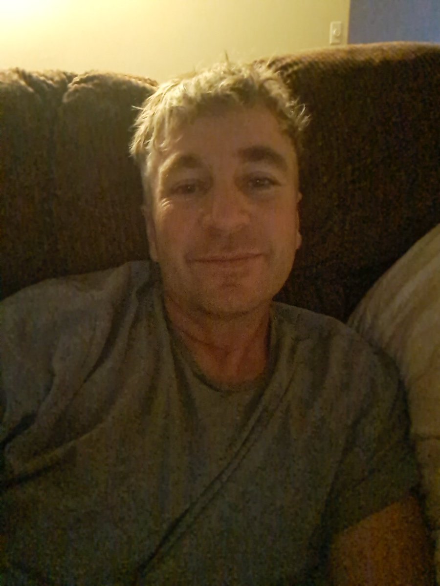 Ryan79m1's tweet photo. What a good night to snuggle and fall asleep to quite music and cool fall weather https://t.co/wQ06jChvqC