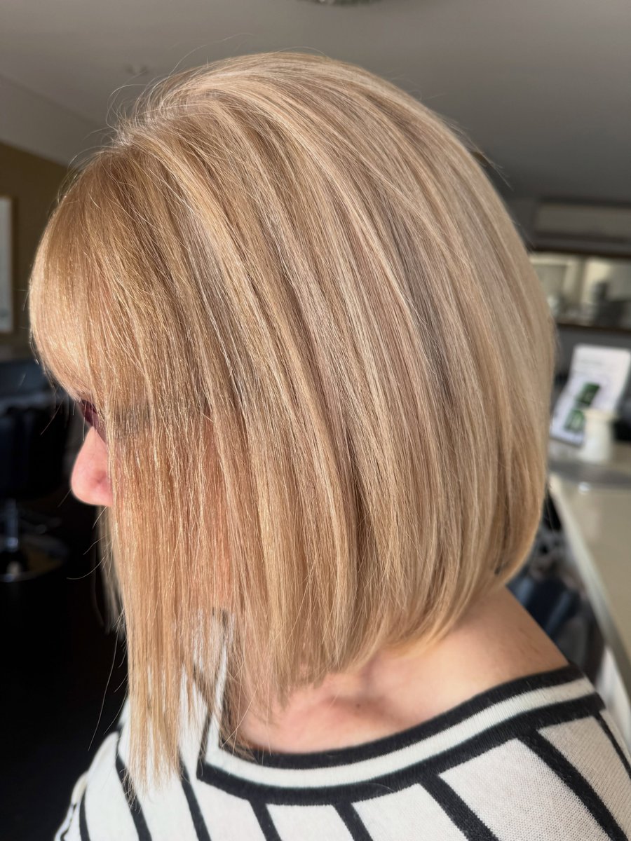 EriikaaE's tweet photo. Our FRENCH GLOSSING

Grey blending doesn’t have to be boring! Restore shine, soften regrowth, and blend your hair beautifully for maximum impact. Relax and let us work our magic for healthy, beautiful hair. https://t.co/j6pEtaH2lt