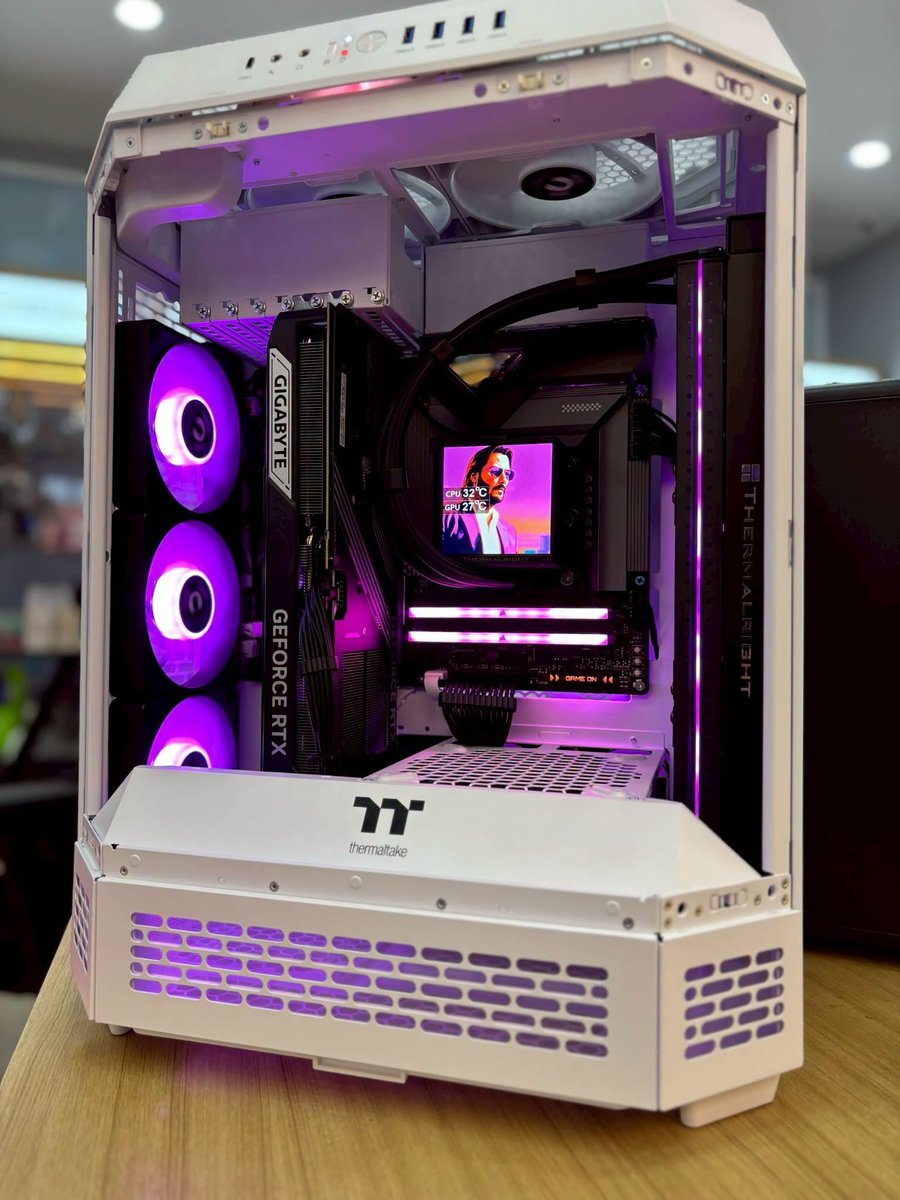 ThermaltakeInc's tweet photo. With its distinctive vertical design and spacious interior, The Tower 600 puts your hardware front and center, turning every component into part of the showcase.
๐ธ @ihavecpu_official
#Thermaltake #TheTower600 #PCBuild #GamingPC #CustomPC https://t.co/vCVdPvj4BM