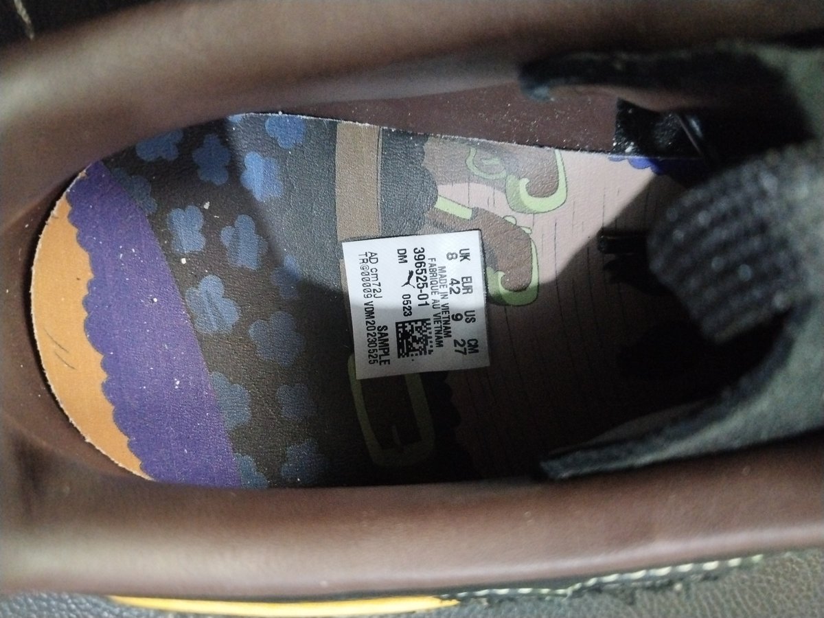 everywinterdays's tweet photo. WTS 
PUMA x One Piece Suede 'Blackbeard Teach'
- price 600k
- sample vietnam
- uk42
- box 
Dom Kabupaten Tangerang
DM for more❤ https://t.co/OwFQ6yFITW