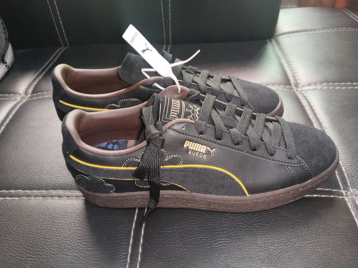 everywinterdays's tweet photo. WTS 
PUMA x One Piece Suede 'Blackbeard Teach'
- price 600k
- sample vietnam
- uk42
- box 
Dom Kabupaten Tangerang
DM for more❤ https://t.co/OwFQ6yFITW