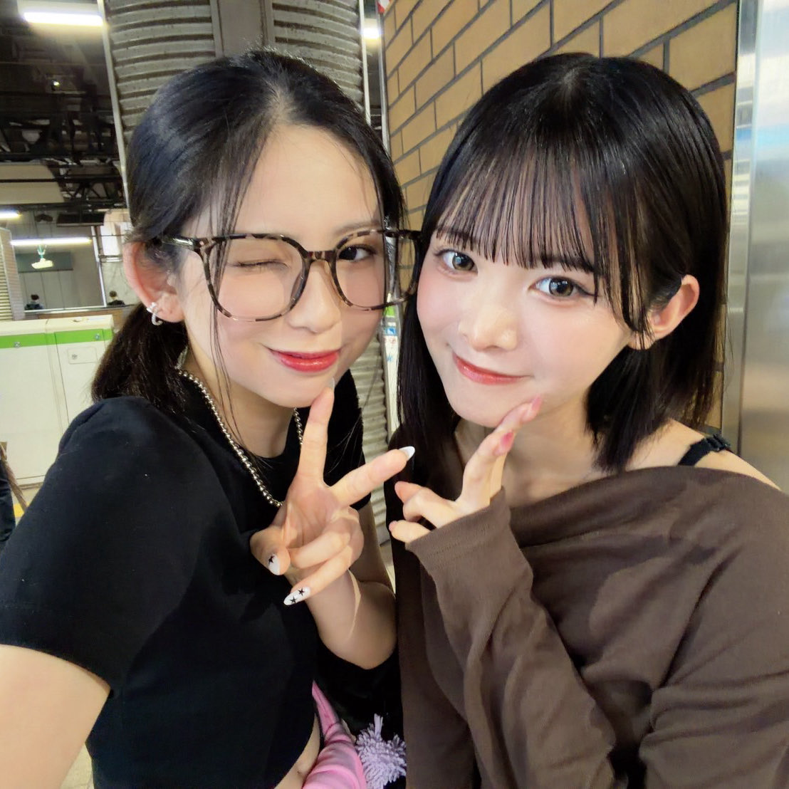 yuhane_official's tweet photo. この前らいりーと会ったよ〜！🫶🏻
一緒に遊んだのはひさしぶりだったんだけど
会ってから帰るまでずっと太陽みたいに明るくて
らいりーと居るだけで幸せな気持ちななれる😭
らいりー！かわいいよお！！大好き！！！
 #櫻井梨央 https://t.co/yKsz9WRWau