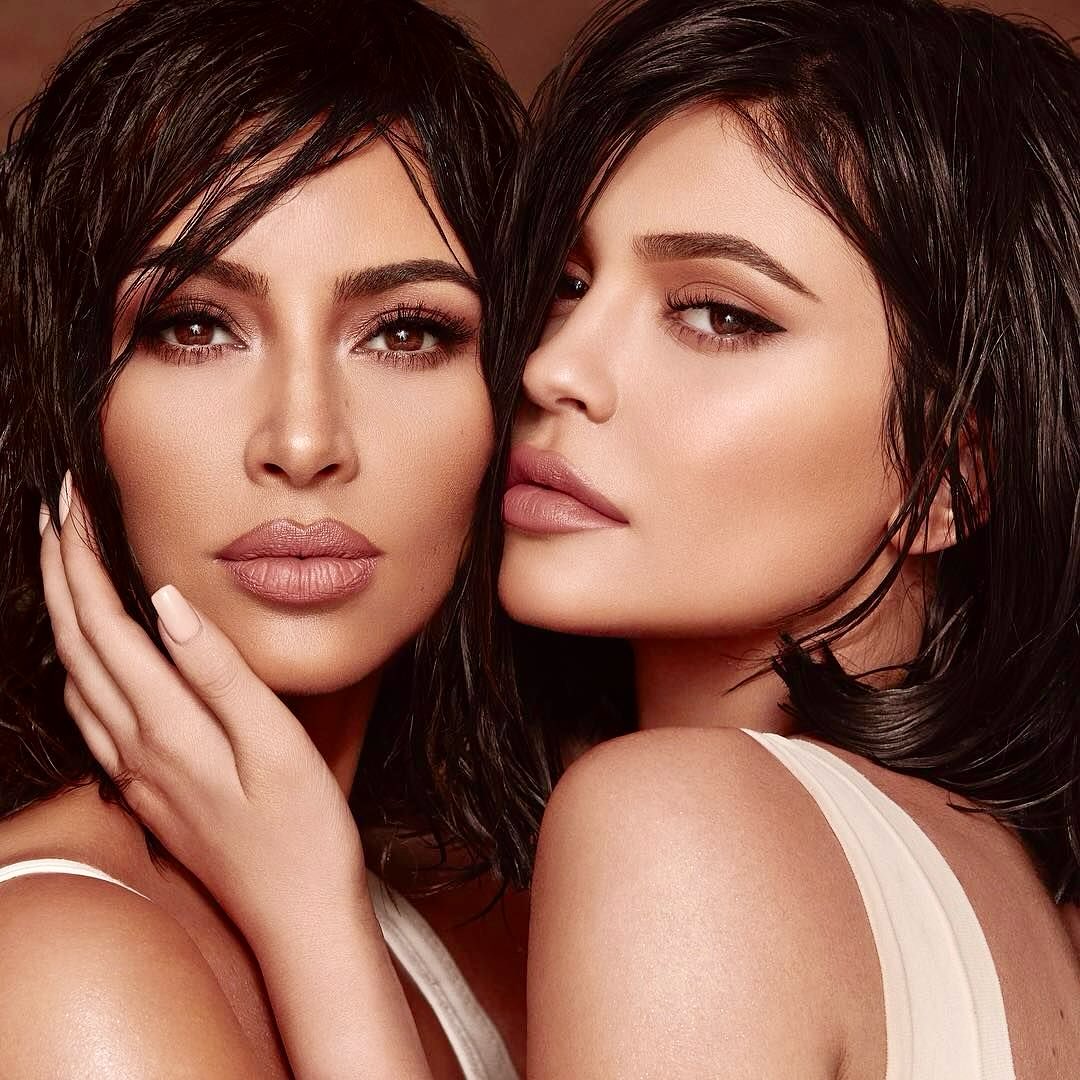 KdaONE's tweet photo. Kim x Kylie for KKW Beauty https://t.co/fsEU7dcvtS