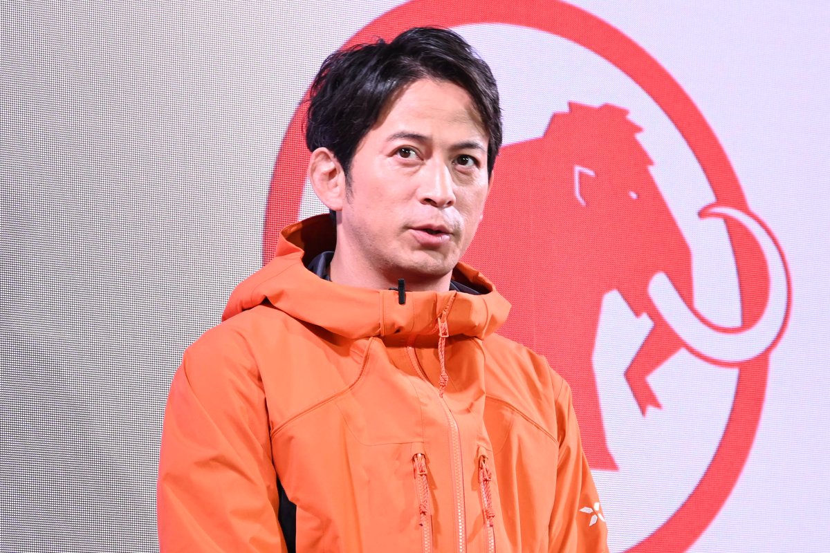 encountofficial's tweet photo. 〖　#𝐸𝑁𝐶𝑂𝑈𝑁𝑇 𝑃𝐻𝑂𝑇𝑂　〗

岡田准一、45歳で新たな挑戦へ意欲
「タフなおじさん目指したい」
https://t.co/YrO0rqXfiQ

アクション俳優を彷彿させる華麗な動きで会場を魅了していました💪

#岡田准一 https://t.co/PixSVBEEBW