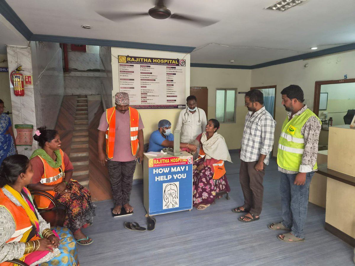 ZC_Kukatpally1's tweet photo. 🩺A medical camp for our sanitation workers was conducted at Rajitha Hospital, Anjaiah Nagar, Madhapur Circle. Ensuring the health and well-being of our frontline sanitation workforce remains a priority. #SanitationWorkers #WorkerWelfare #PublicHealth #TeamCMC https://t.co/SxHsZVmUao