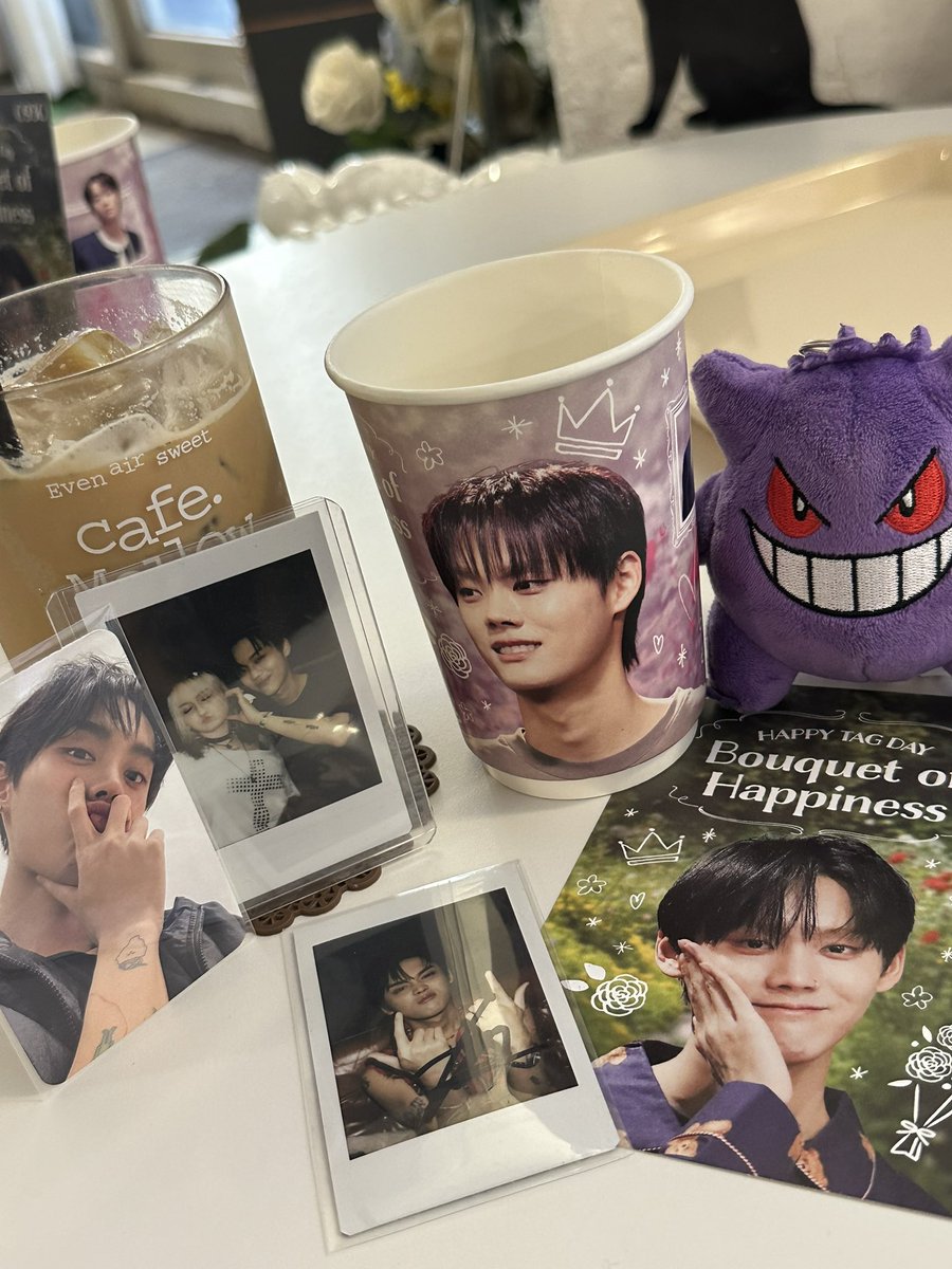 taegyvnm's tweet photo. cutest bday café 🤍🤙🏻
#HappyTagDay
#Bouquet_of_Happiness
#ONEPACT
#원팩트
#TAG #태그  @at622mr https://t.co/KhGmRy4bnN