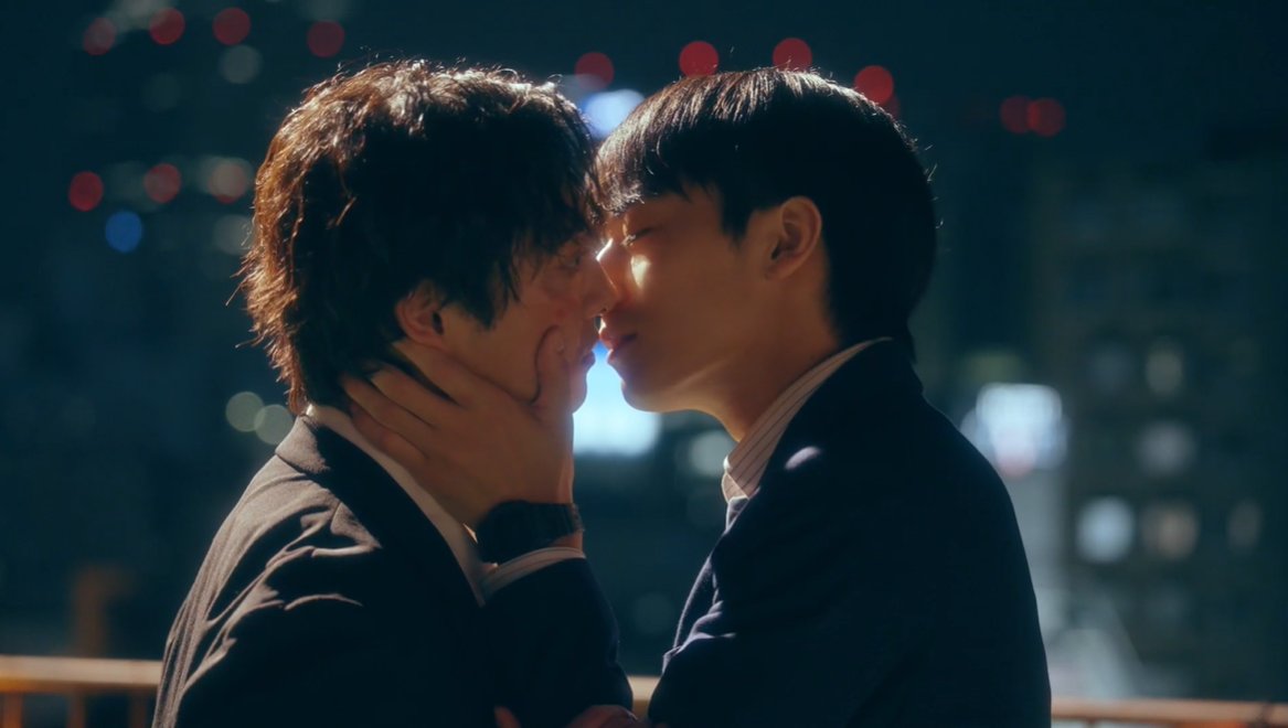 abc_mgzn's tweet photo. 「今世紀一番美しいキスシーン」と反響！10歳差警察カップルの不意打ちキス→永遠の愛を誓うようなラストキスに感涙する『キスあと』最終話
＃キスは捜査のあとで
＃DutyFirstKissLater

👇「好きです。誰にも渡したくない…」👇
https://t.co/Hn4NNDAck7 https://t.co/rMt9sqPpK9