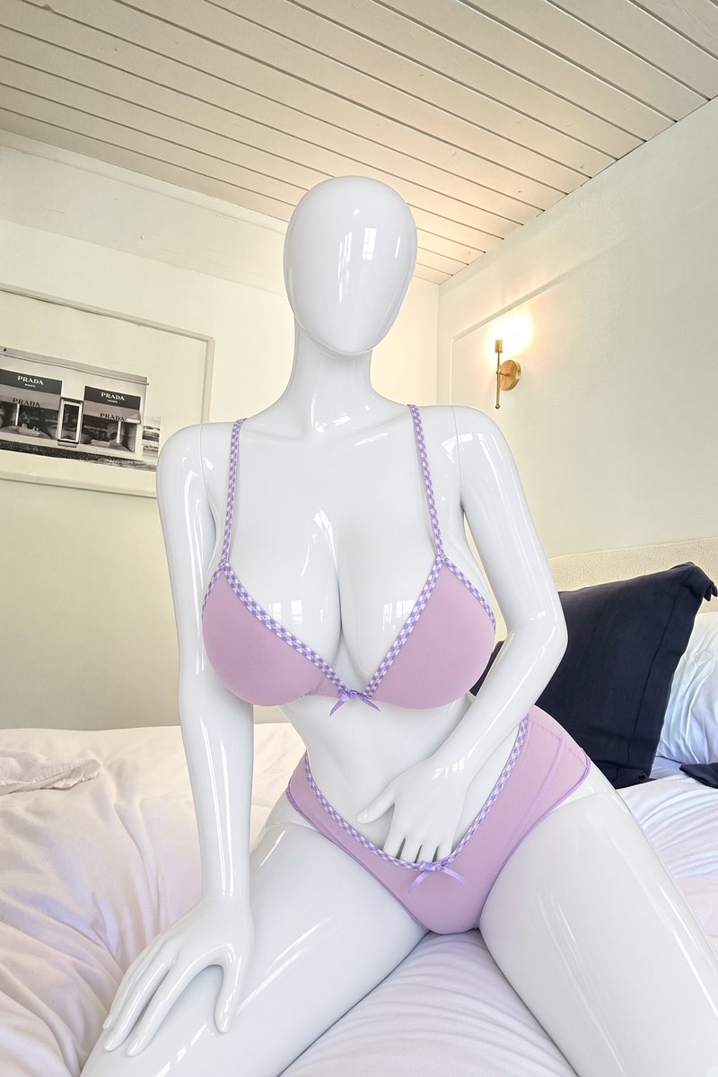 MarinMannequin tweet picture