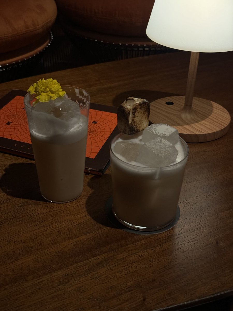 PoppyDontPreach's tweet photo. It’s been a long time since I’ve had a drink where, after the first sip, I already knew I’d be ordering a second round https://t.co/hGoEb2kZjg