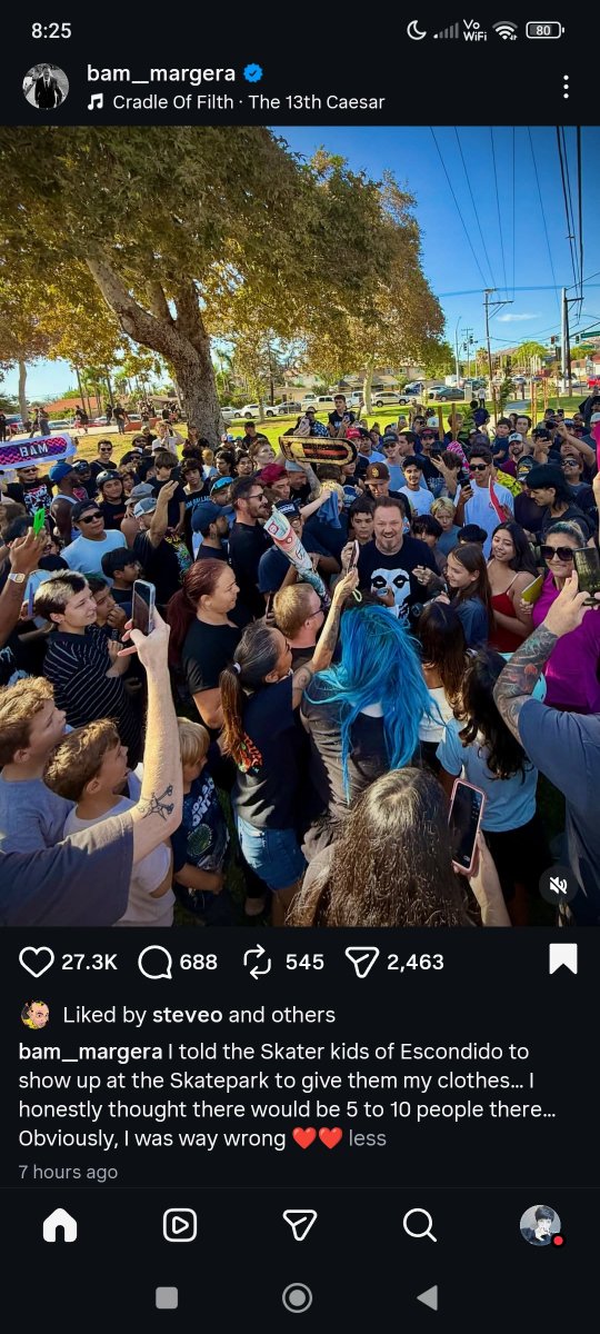 thrxwingupblood's tweet photo. So much going on here. His dumbass face. Him thinking like 10 people were gonna show up. Liked by Steve-O https://t.co/oKaXNccDEF