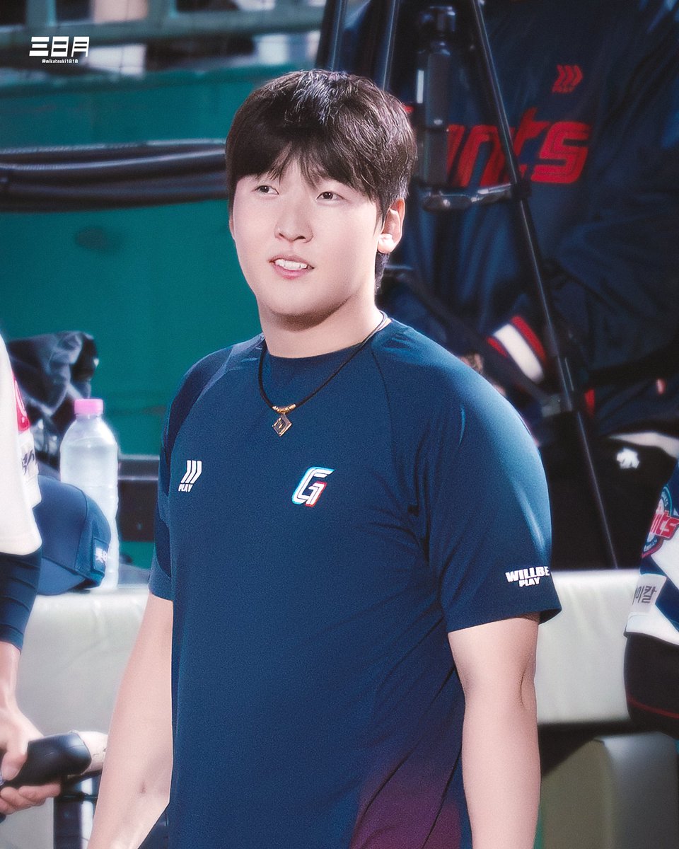 mikatsuki1010's tweet photo. 🌙260929 사직 
👕옷 주인 : 김진욱
#롯데자이언츠 #최준용 https://t.co/XCnxRuhI18